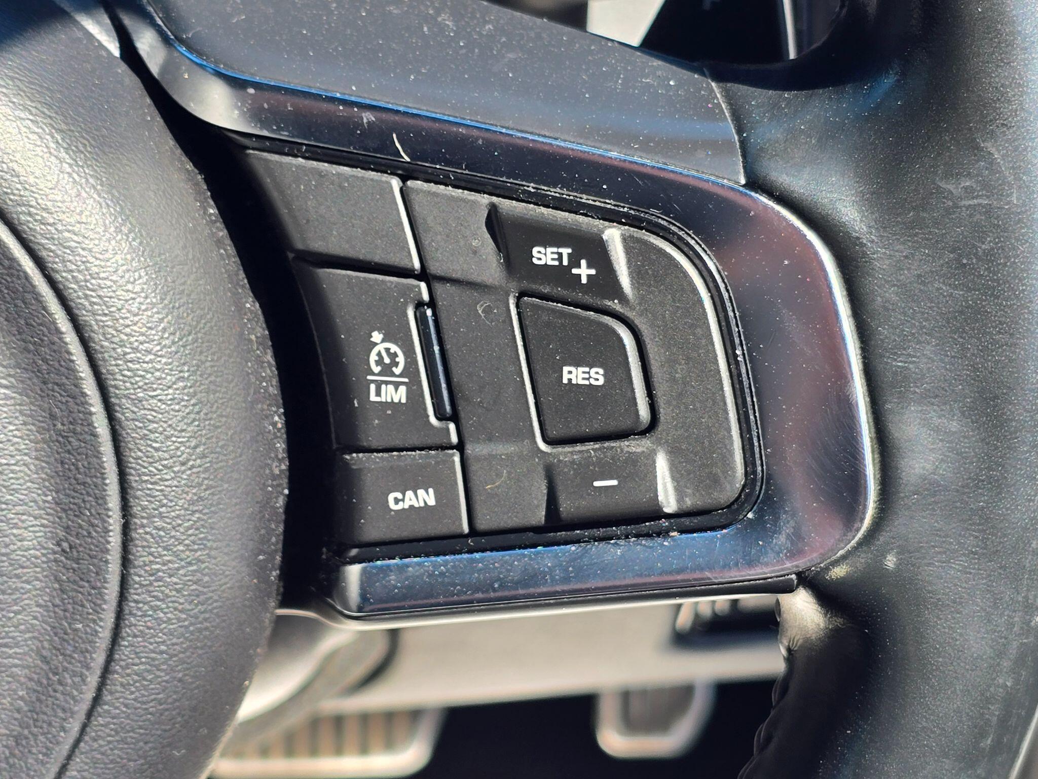 Jaguar XF - Image 49