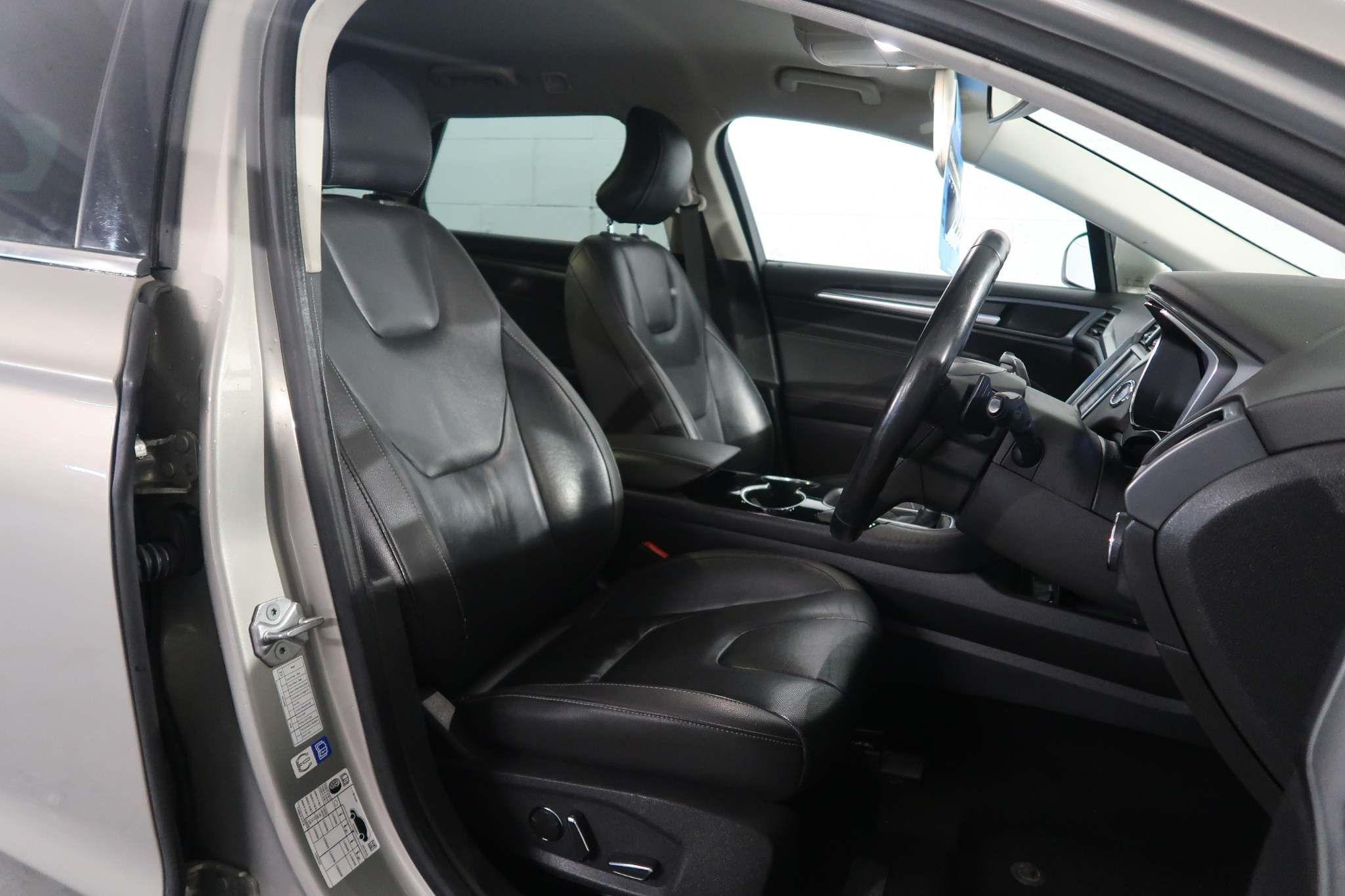 Ford Mondeo - Image 7
