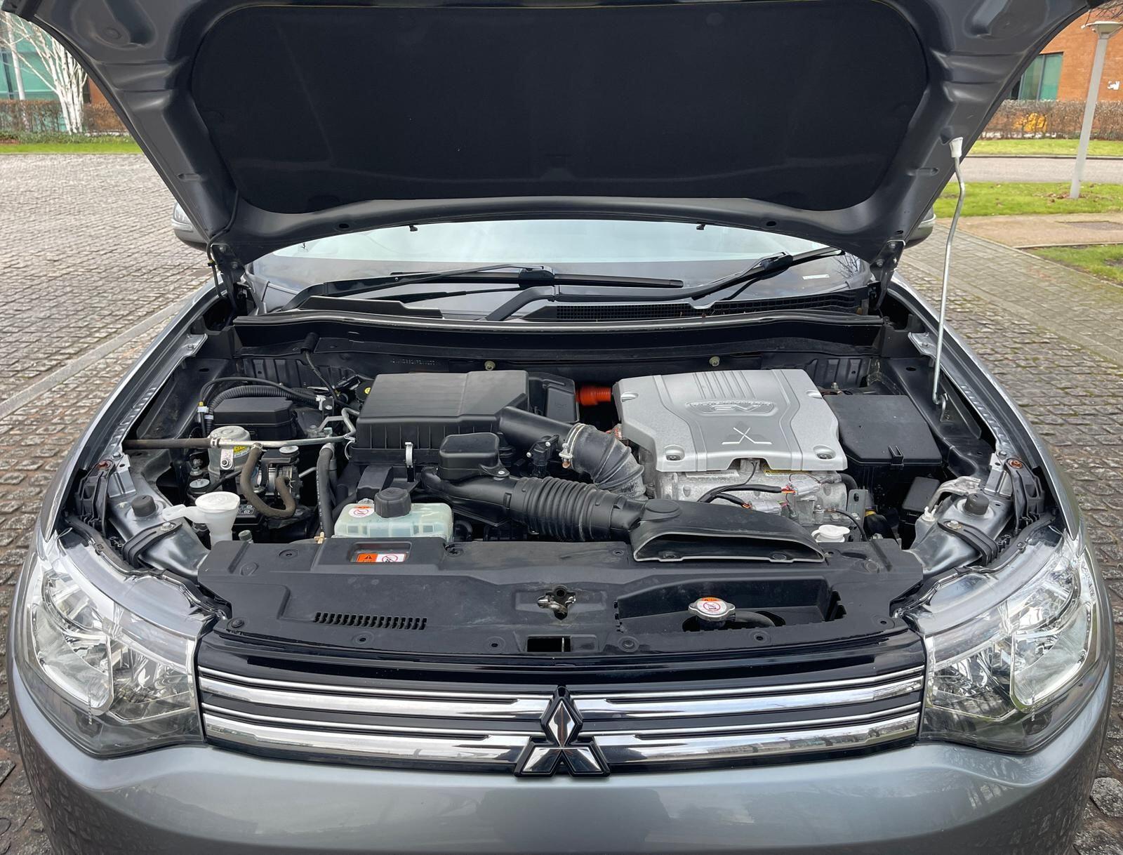 Mitsubishi Outlander - Image 34