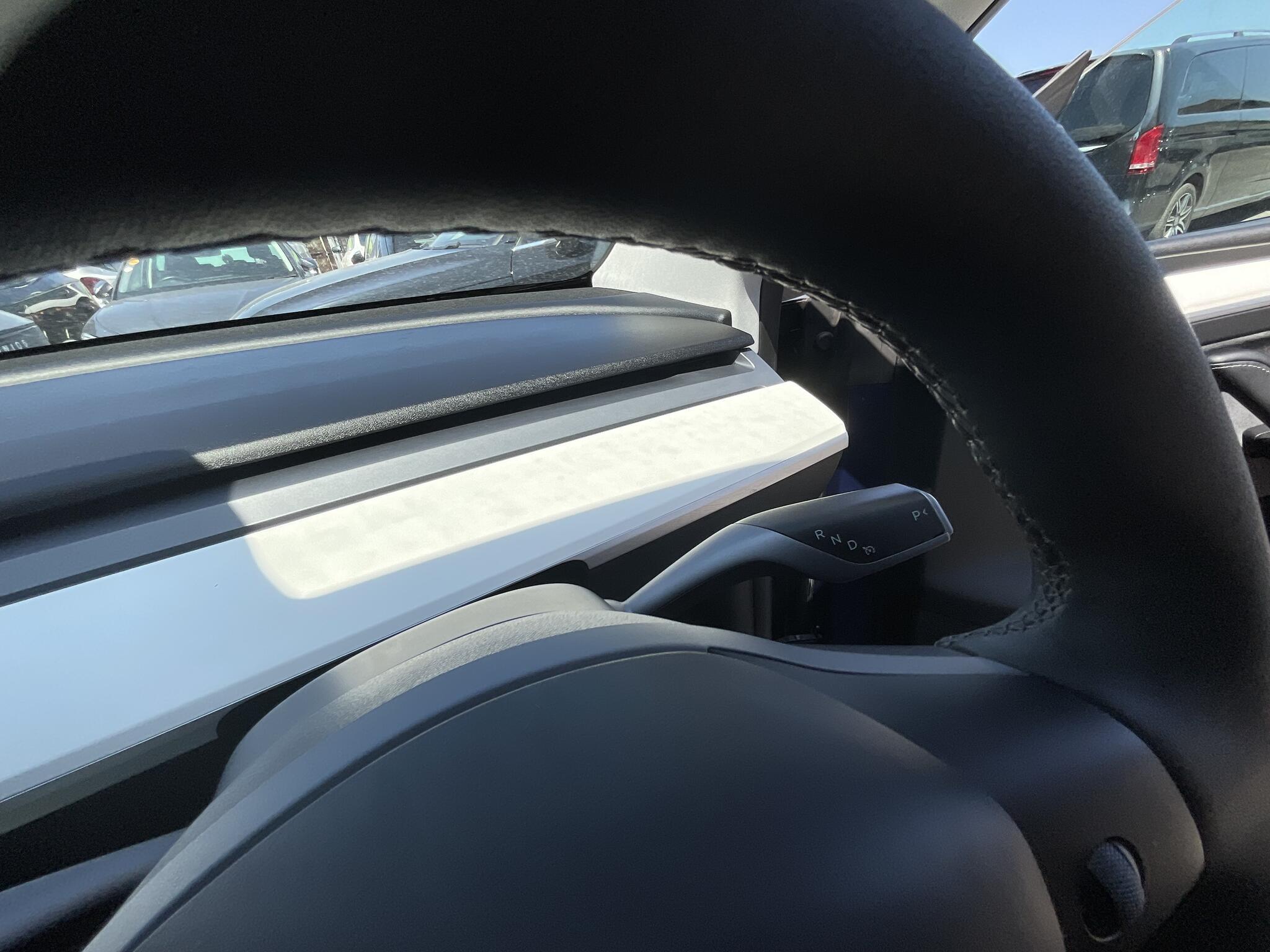 Tesla Model Y - Image 19