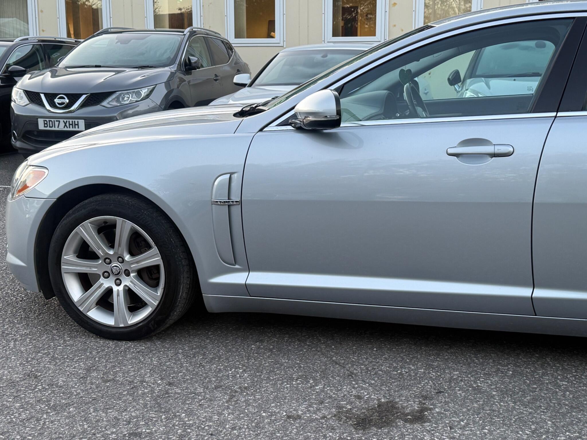 Jaguar XF - Image 9