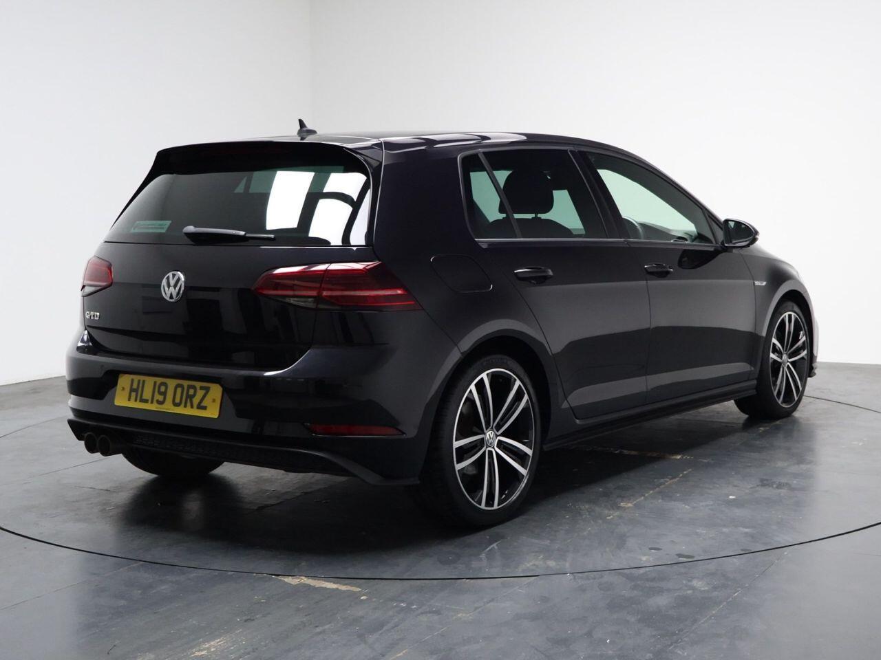 Volkswagen Golf - Image 12