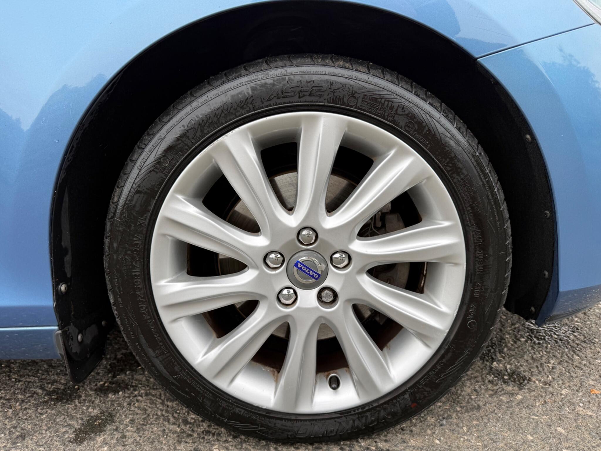 Volvo V40 - Image 7