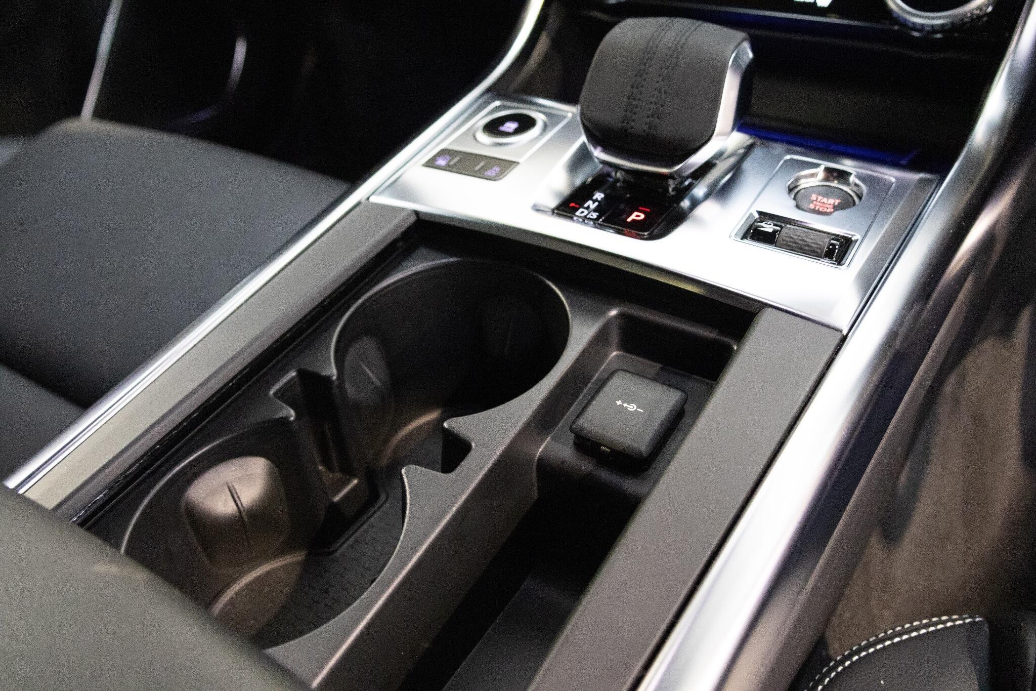 Jaguar XF - Image 22