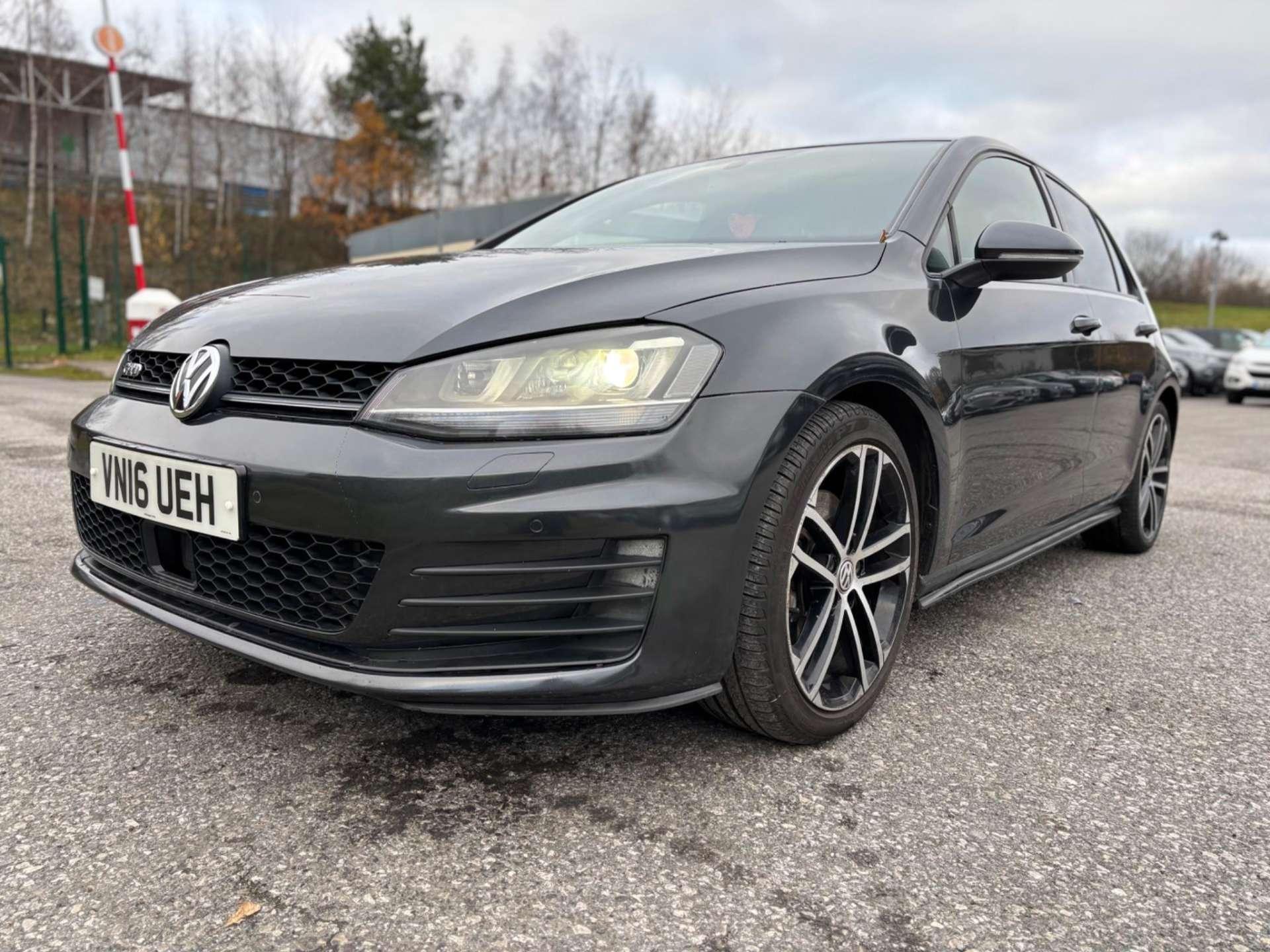 Volkswagen Golf - Image 11