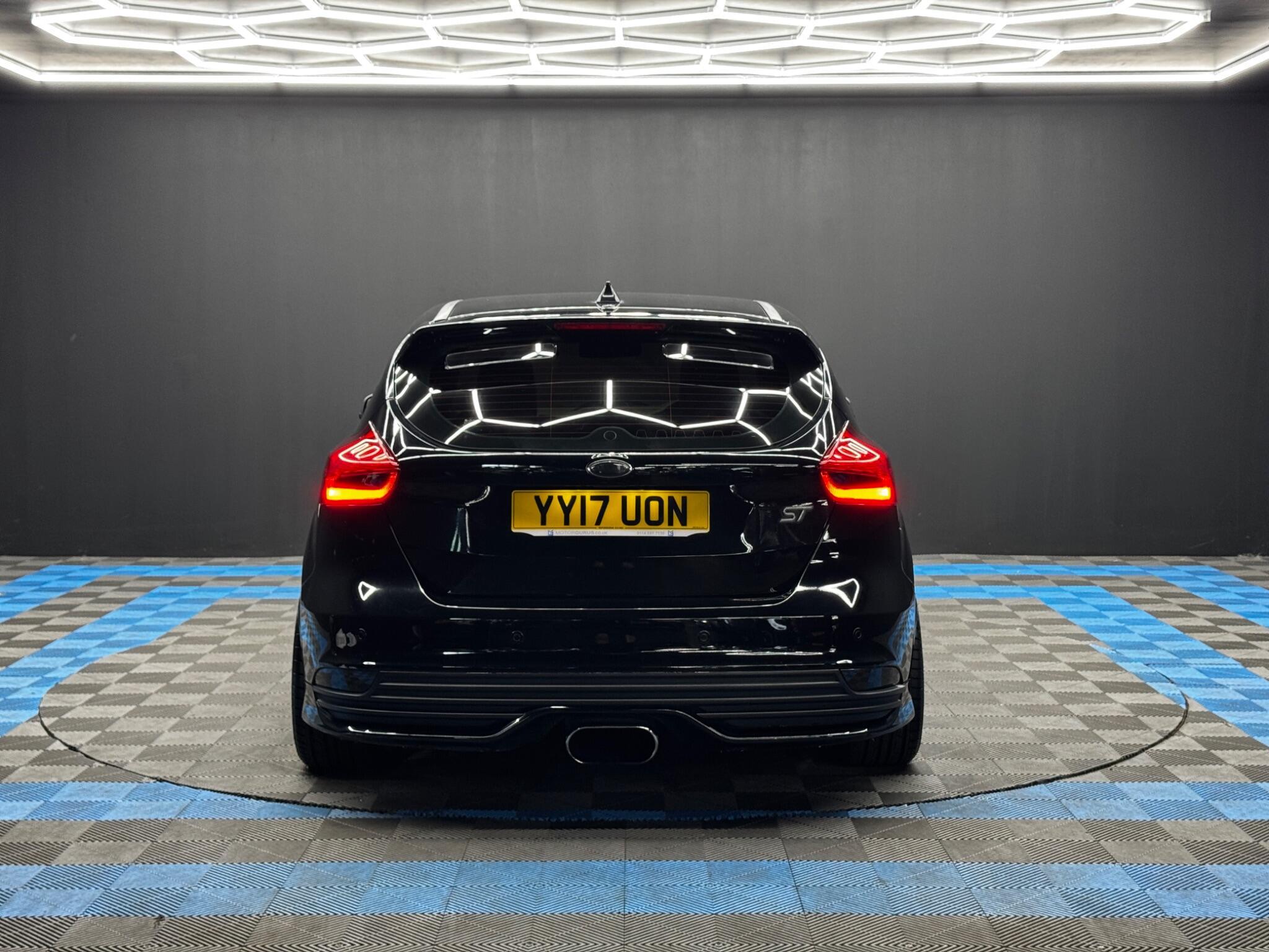 Ford Focus - Image 6