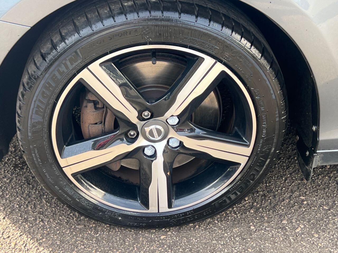 Volvo V40 - Image 13