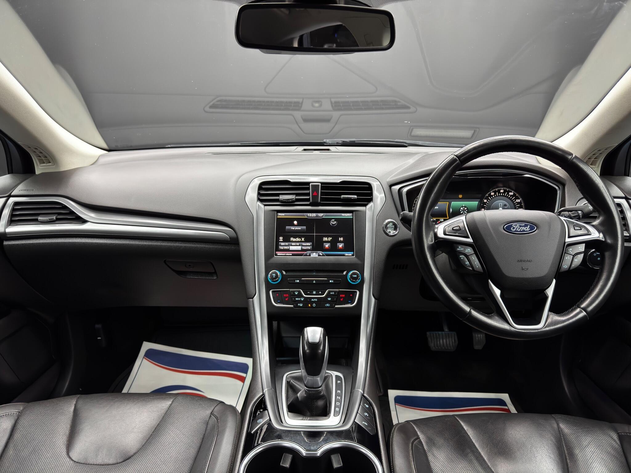 Ford Mondeo - Image 10