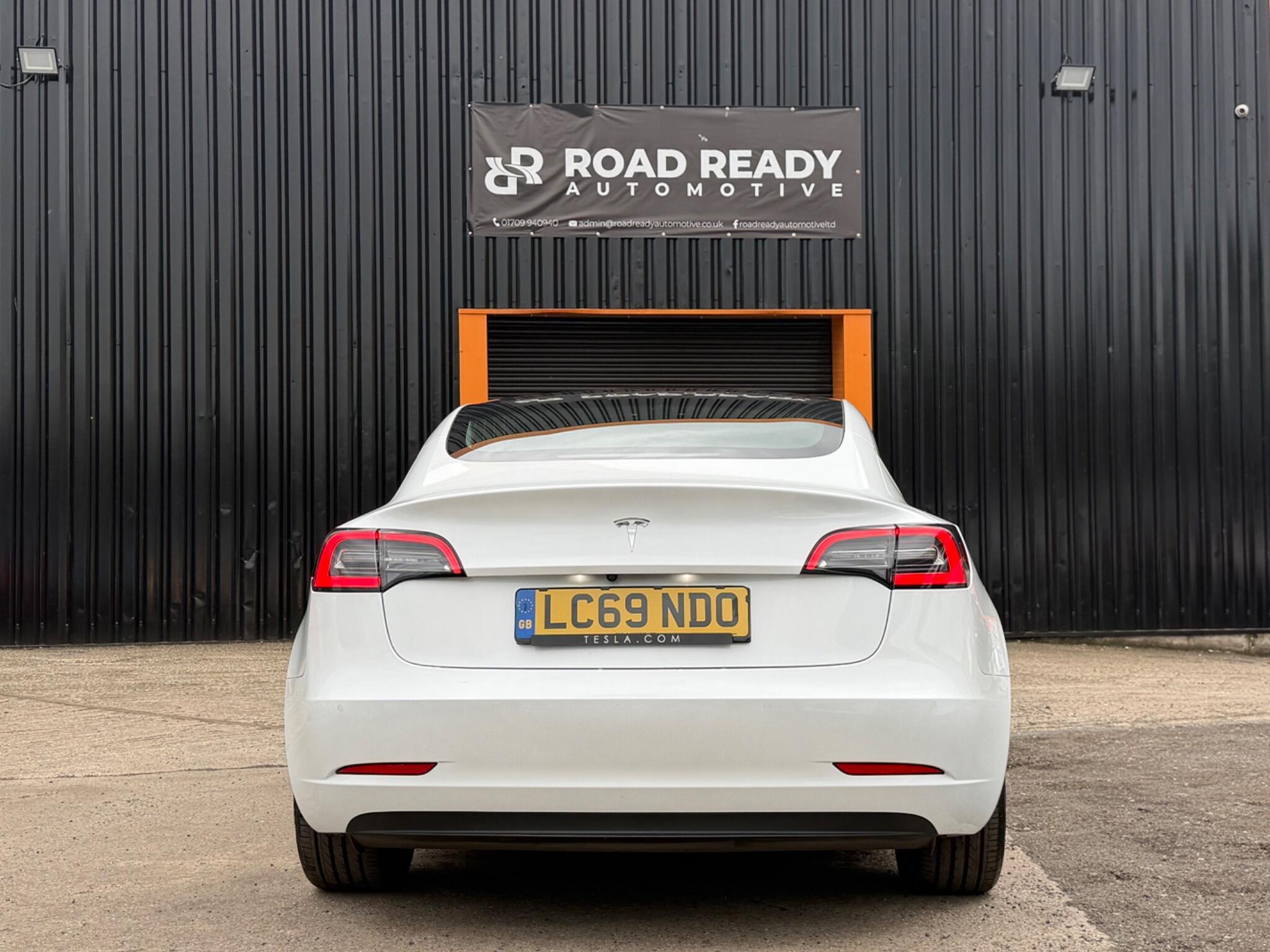 Tesla Model 3 - Image 4