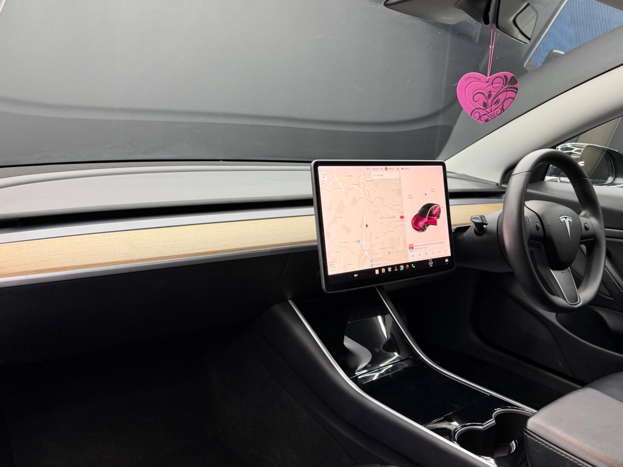 Tesla Model 3 - Image 11