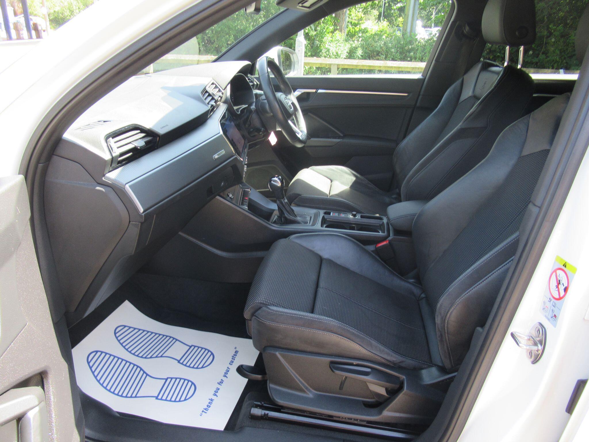 Audi Q3 - Image 9