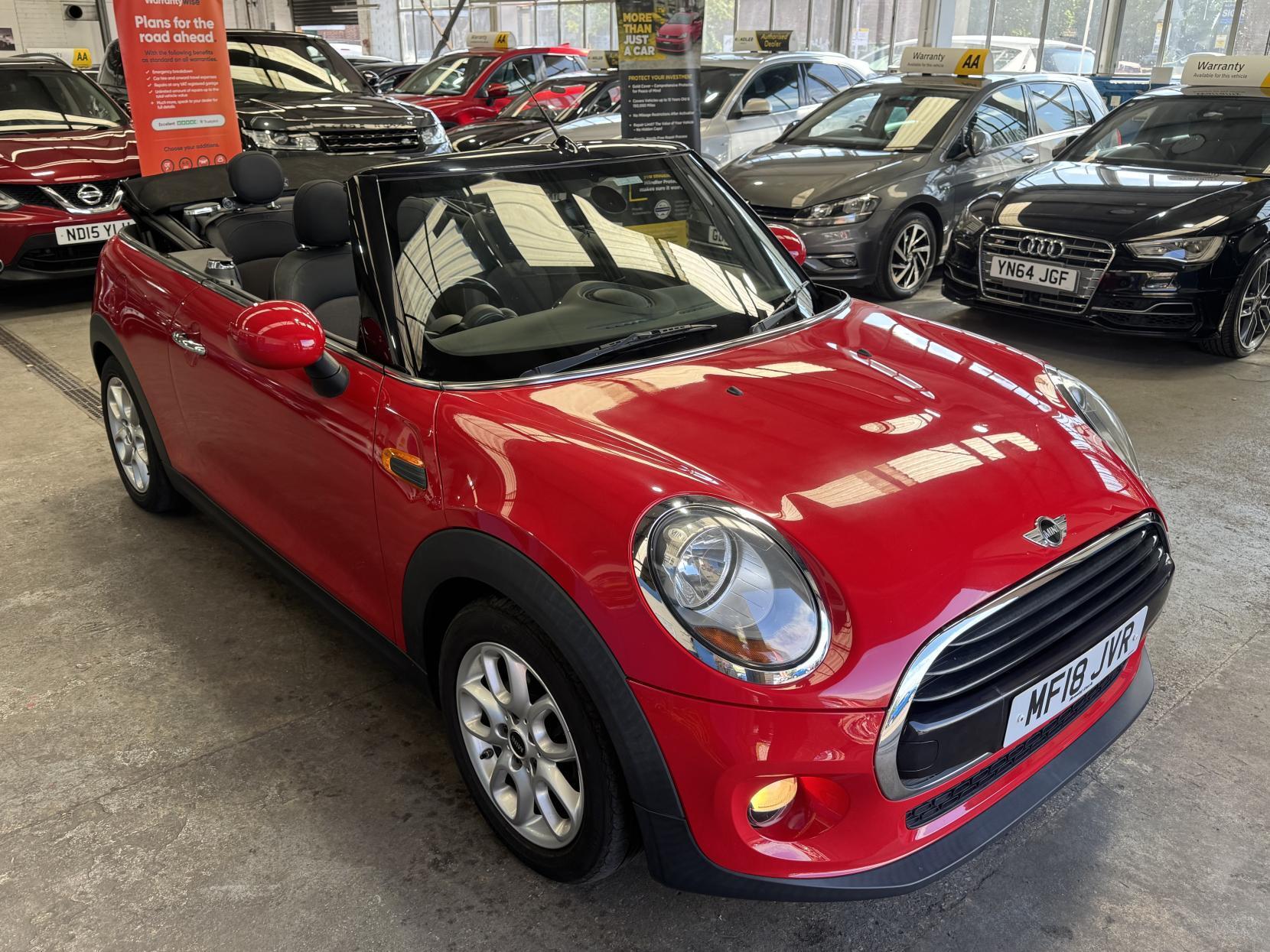 MINI Convertible - Image 2
