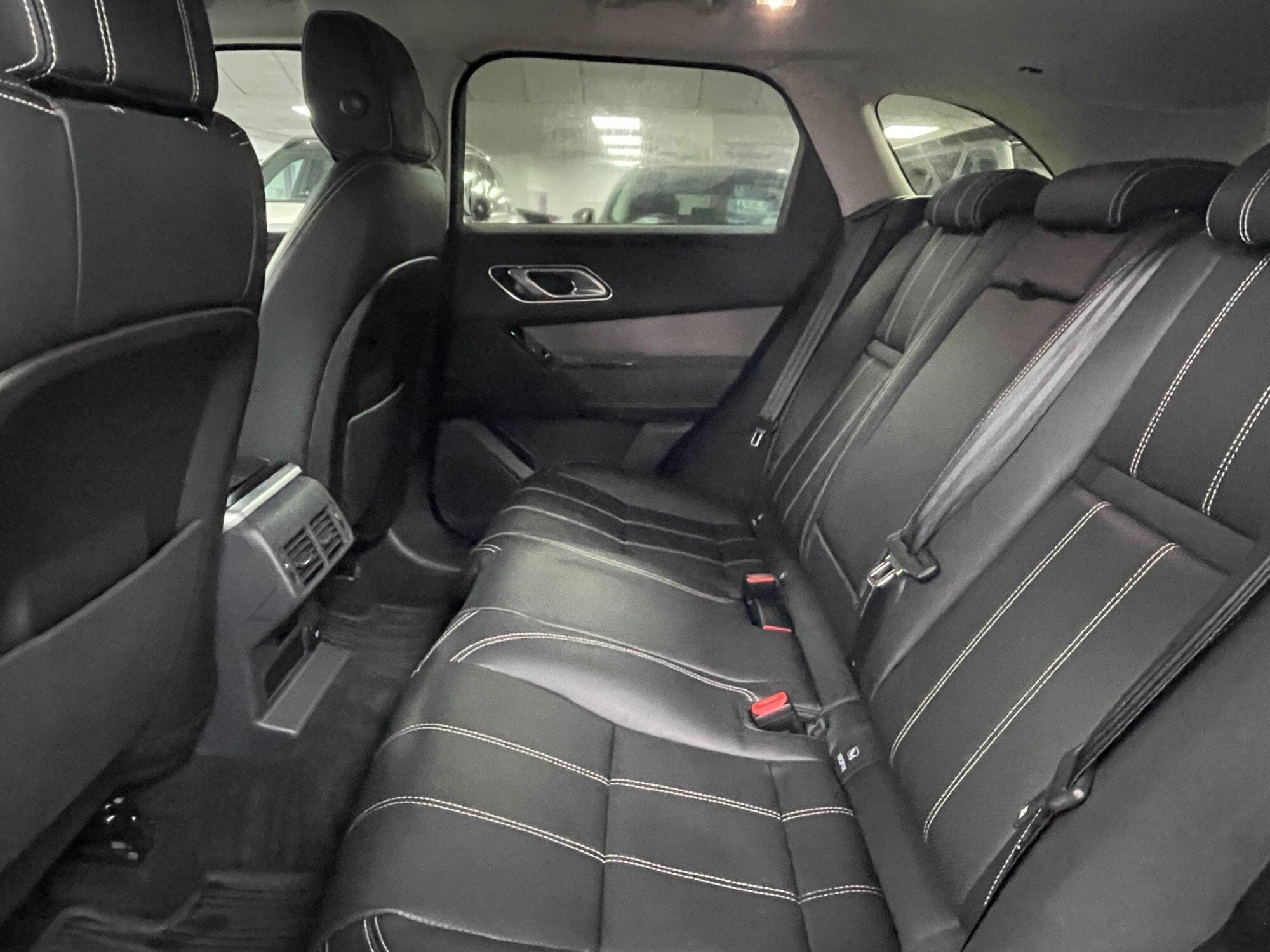 Land Rover Range Rover Velar - Image 30