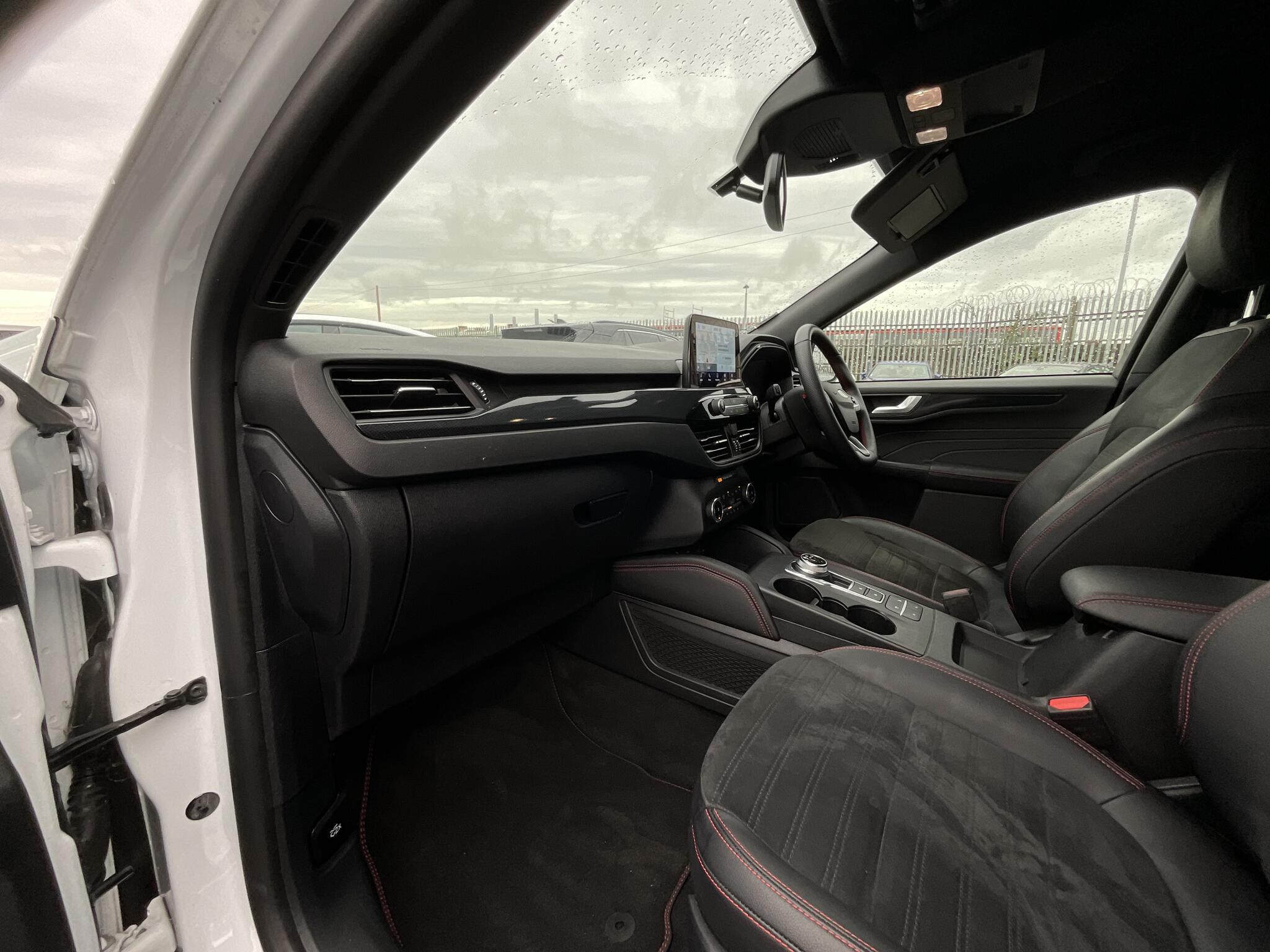 Ford Kuga - Image 17