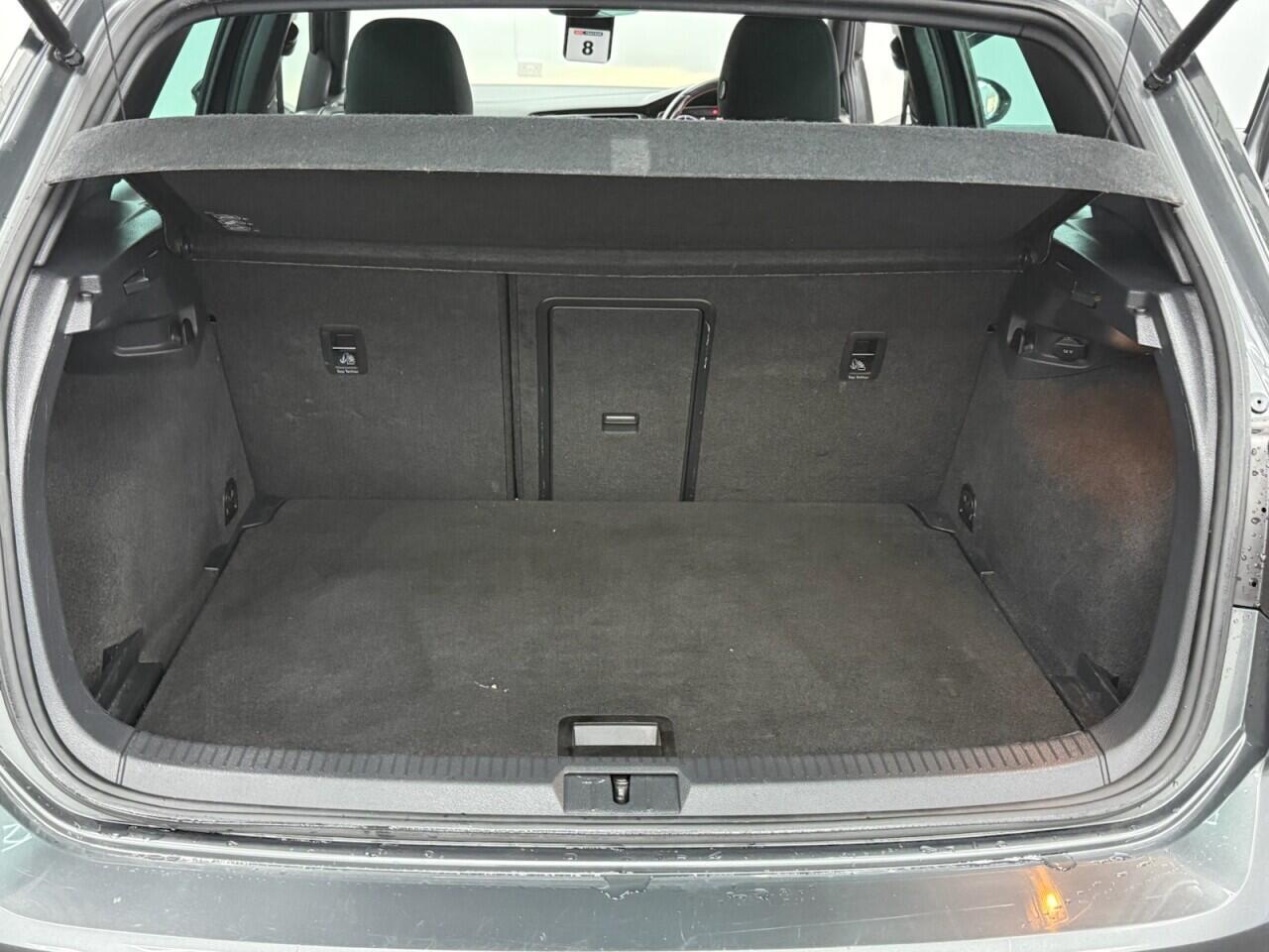 Volkswagen Golf - Image 32