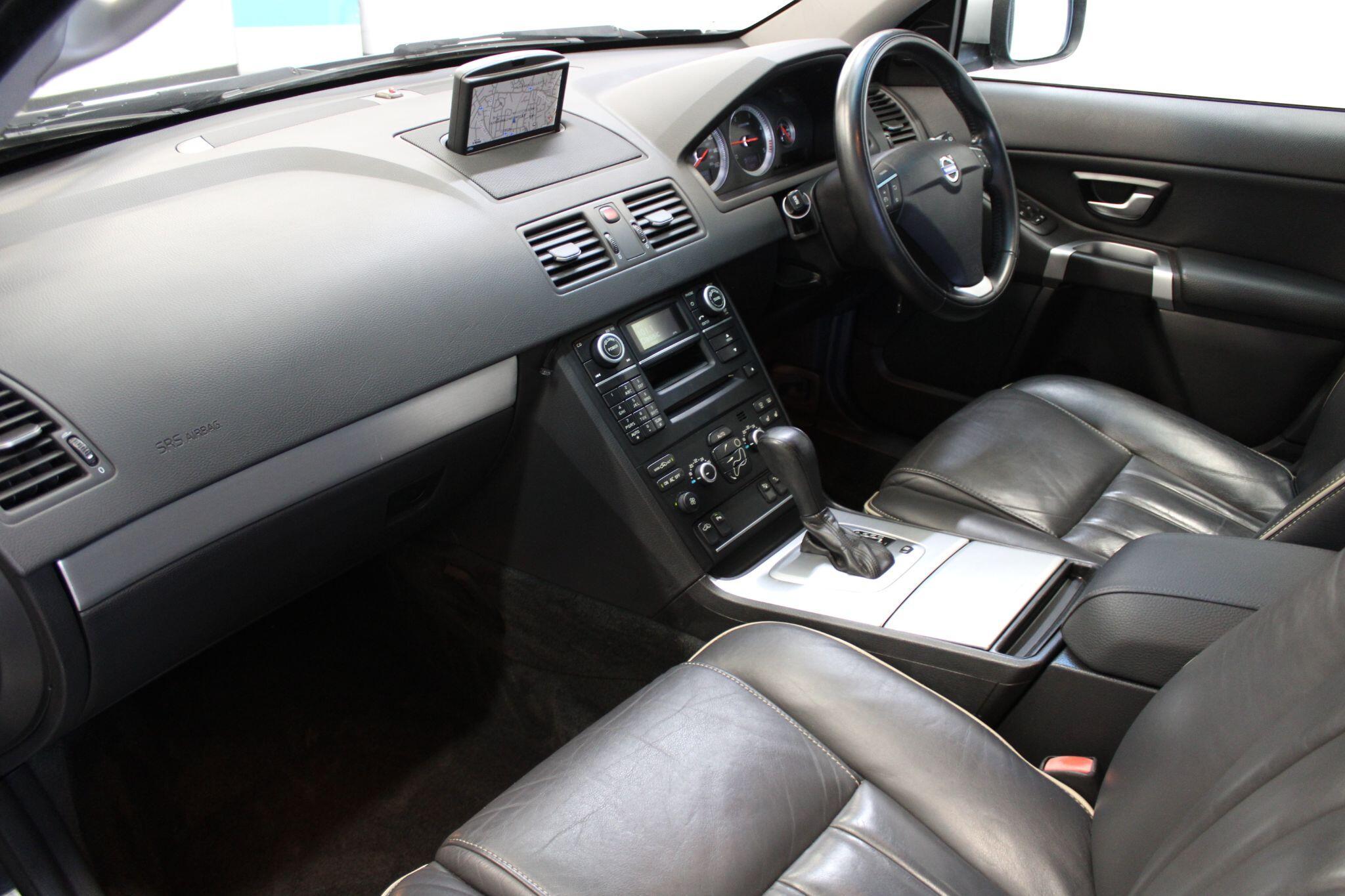 Volvo XC90 - Image 2