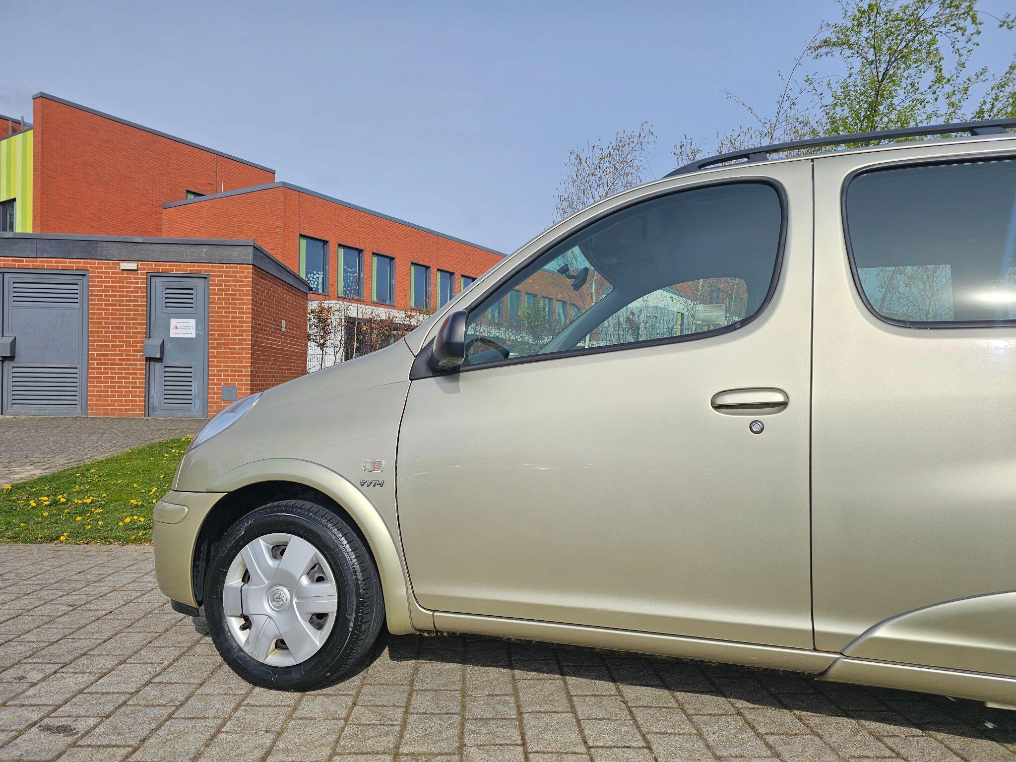 Toyota Yaris Verso - Image 15