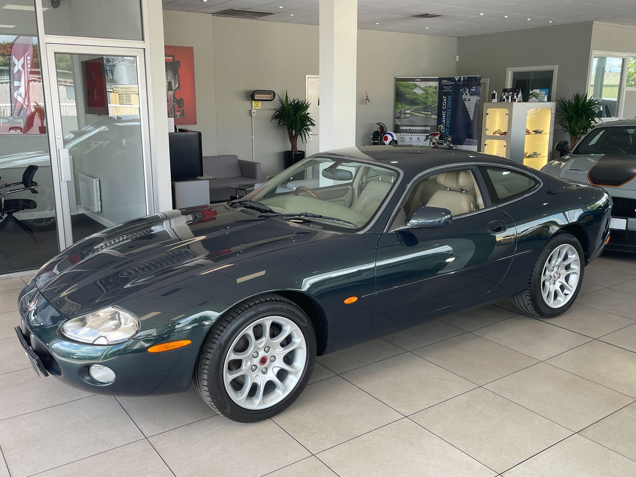 Jaguar XKR - Image 8