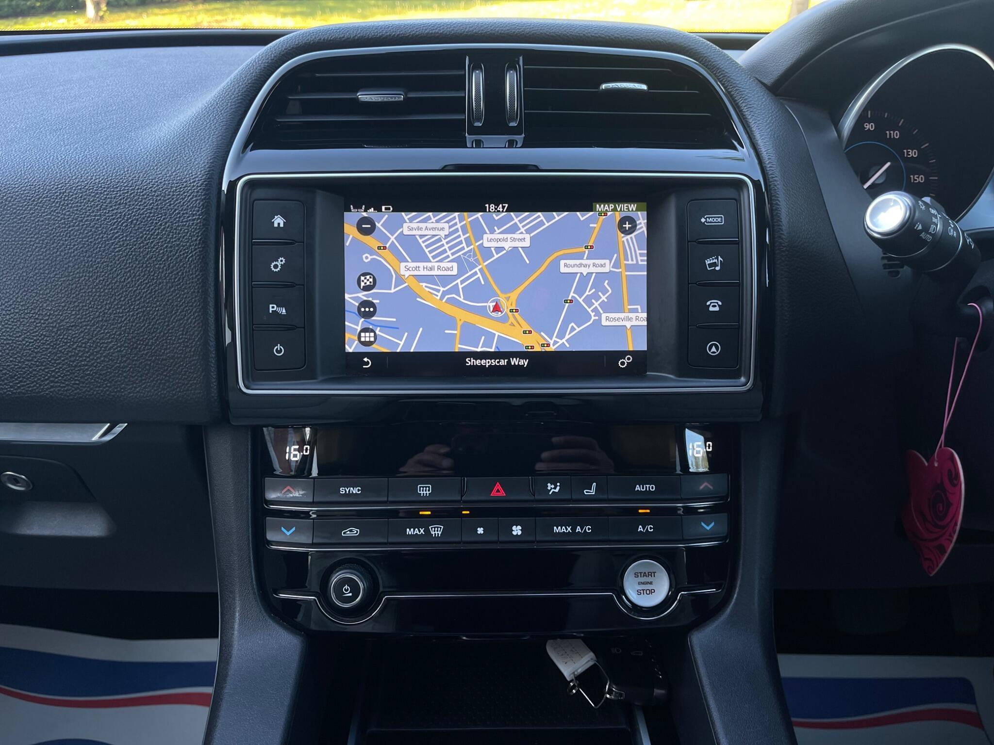 Jaguar F-Pace - Image 41