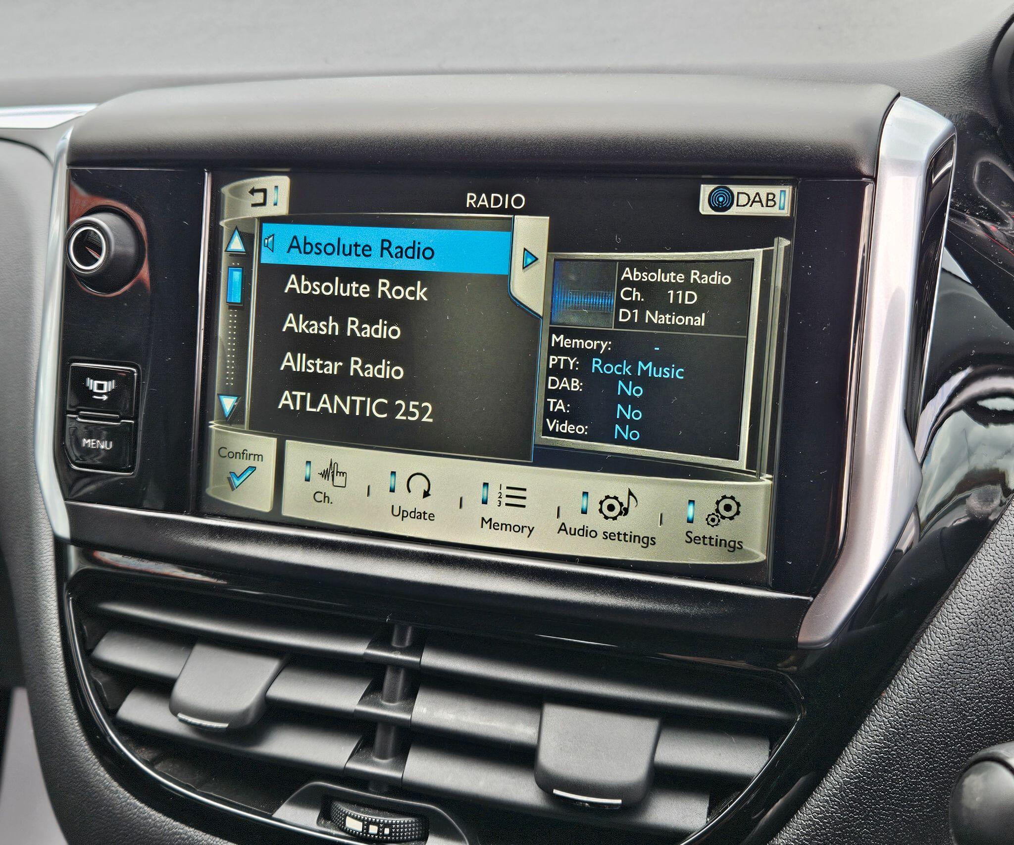 Peugeot 208 - Image 34