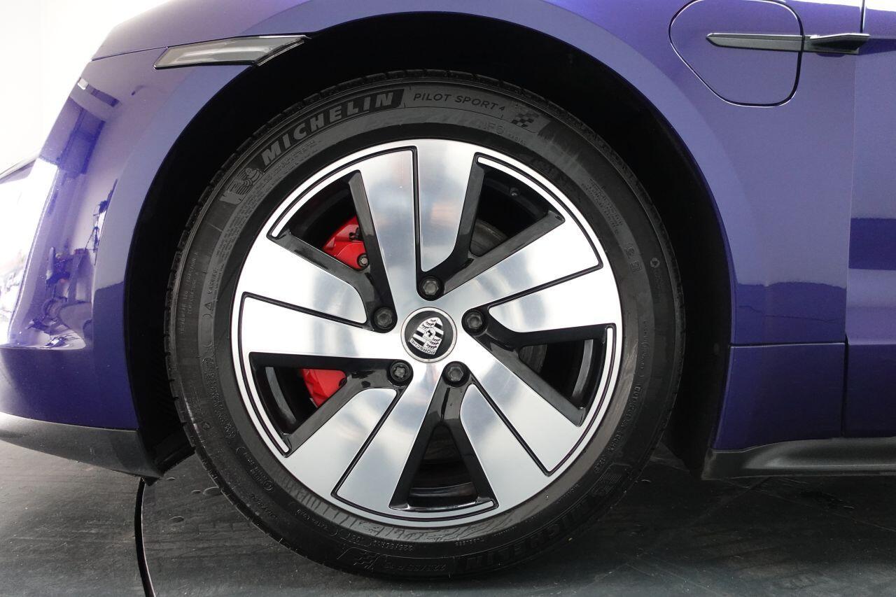 Porsche Taycan - Image 14