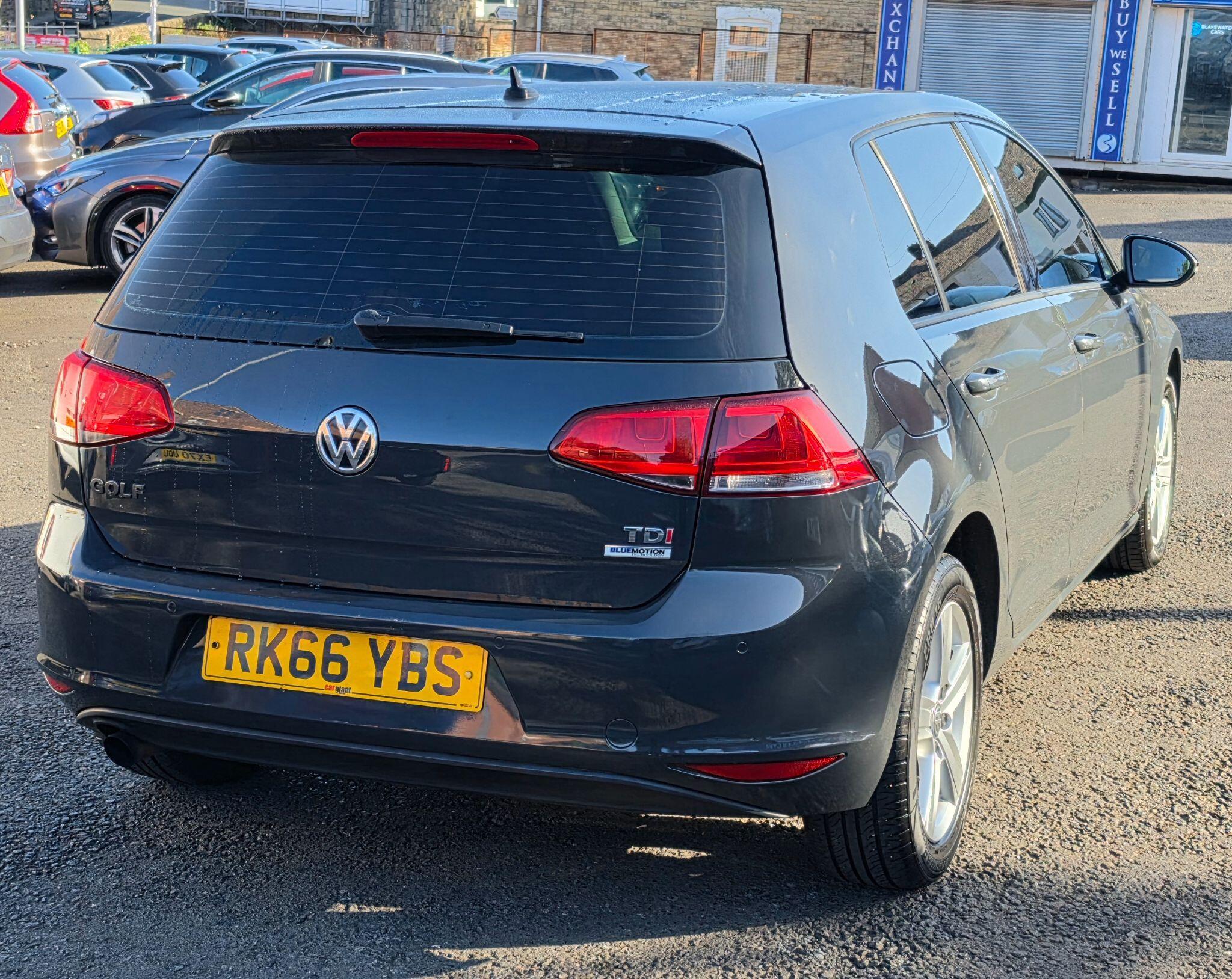 Volkswagen Golf - Image 7