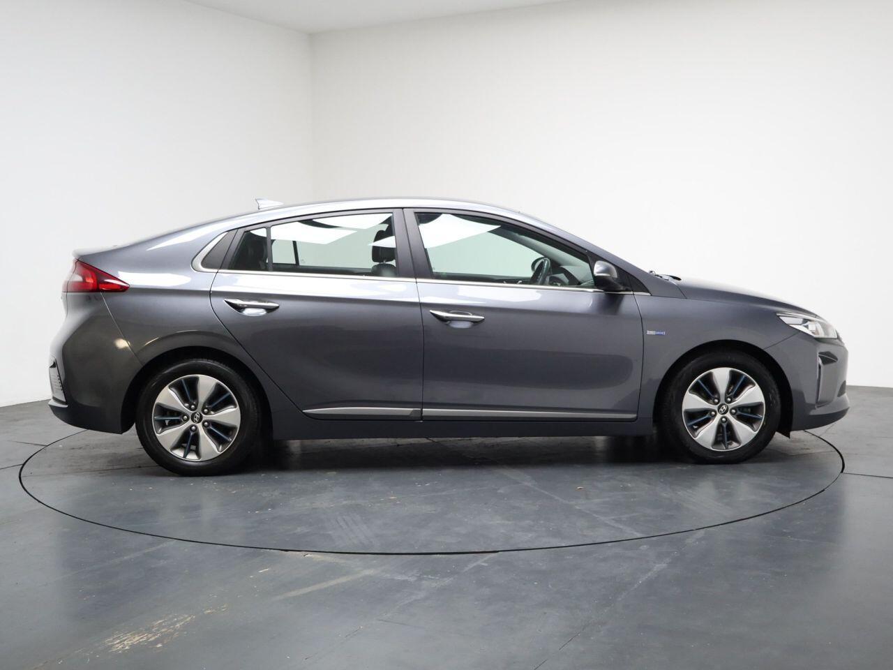 Hyundai Ioniq - Image 14