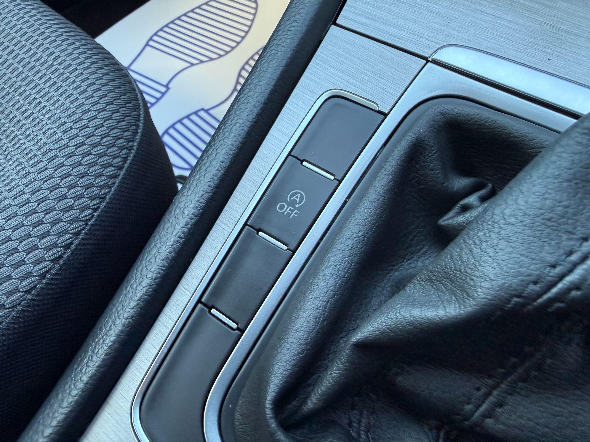 Volkswagen Golf - Image 57