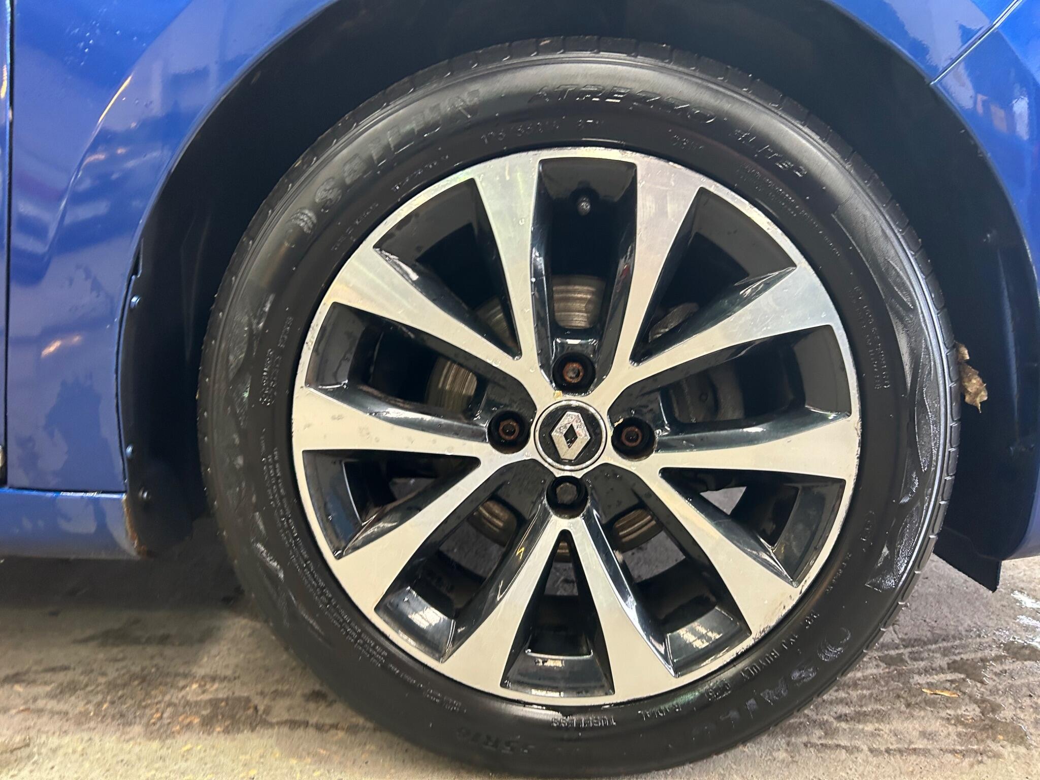 Renault Clio - Image 20