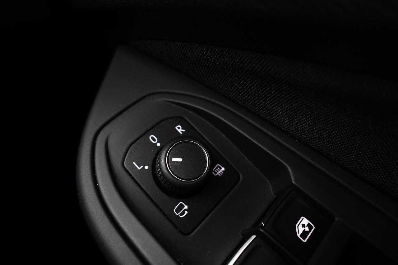 Volkswagen Golf - Image 28