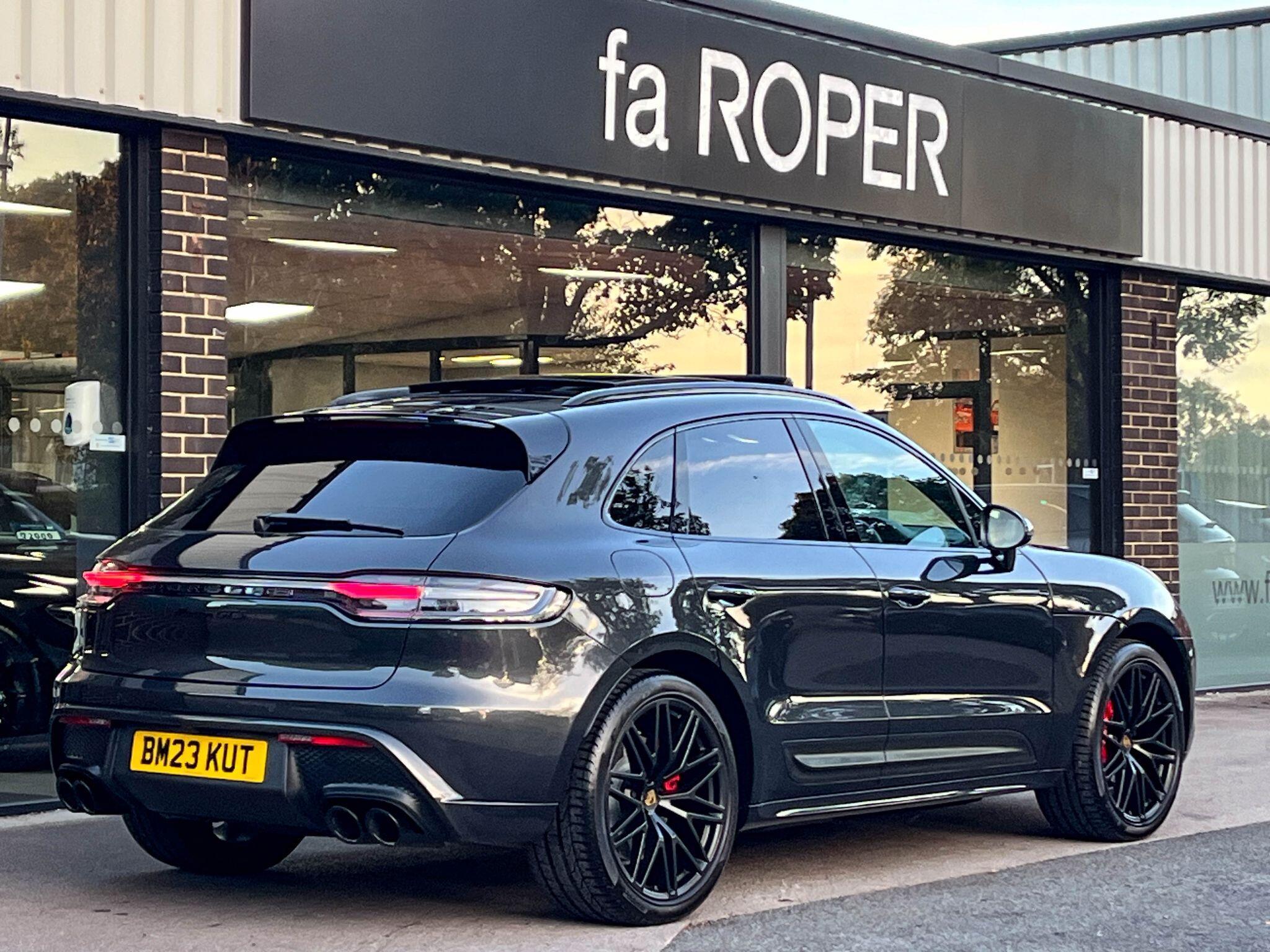 Porsche Macan - Image 17