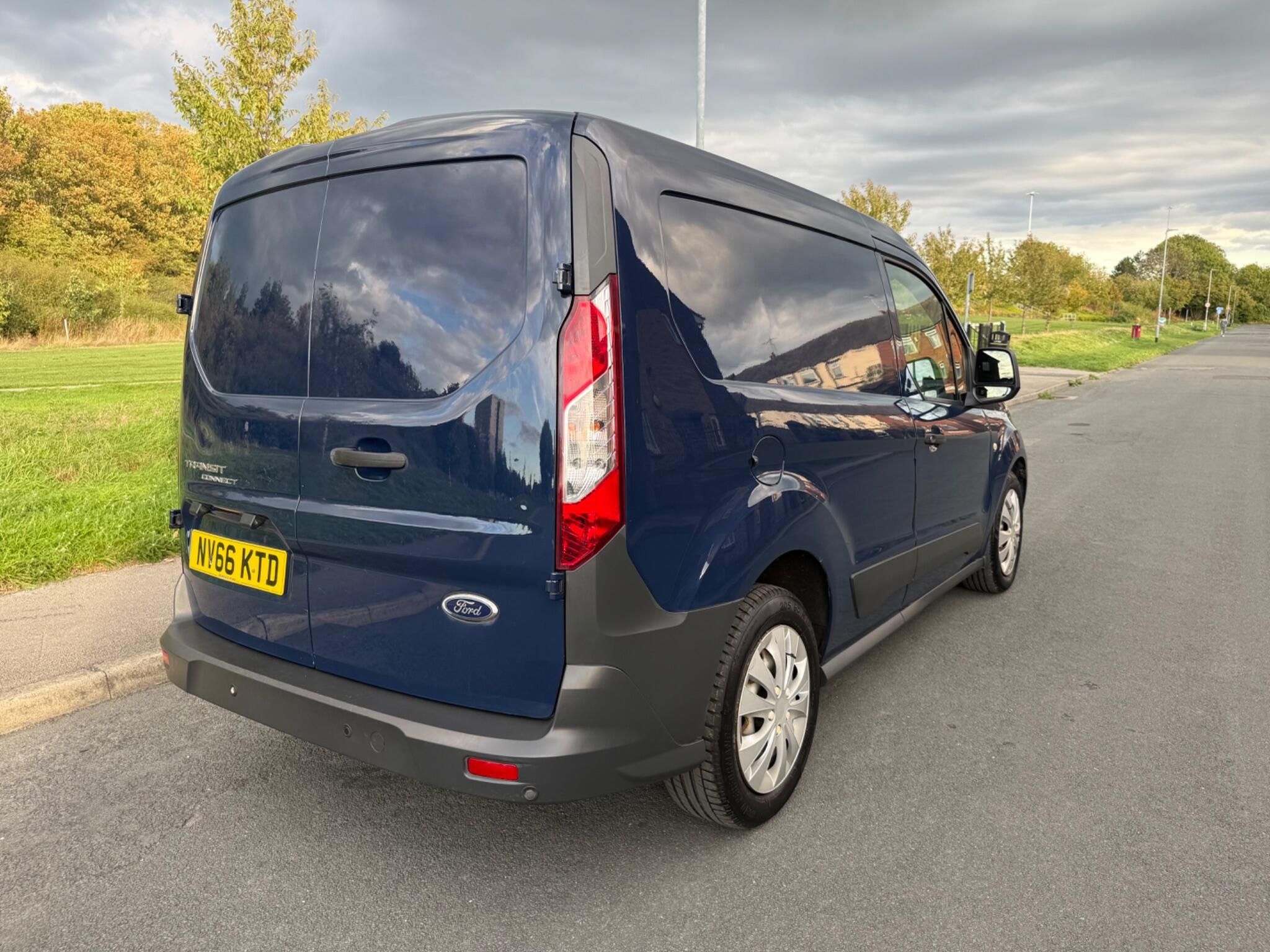 Ford Transit Connect - Image 3