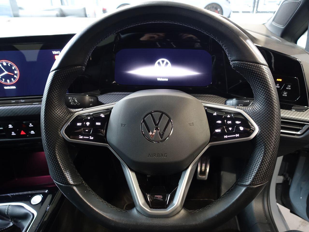 Volkswagen Golf - Image 10