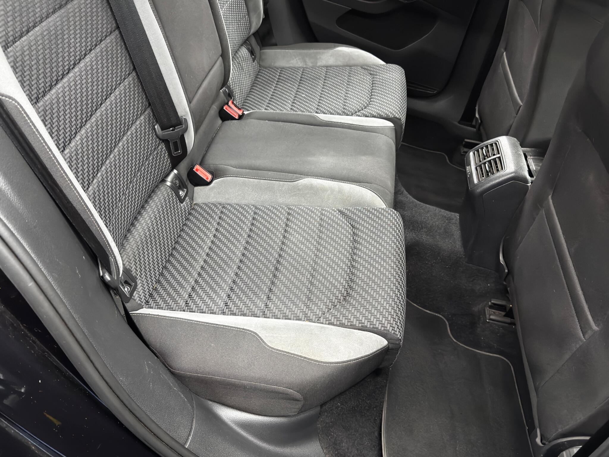 Volkswagen Golf - Image 16
