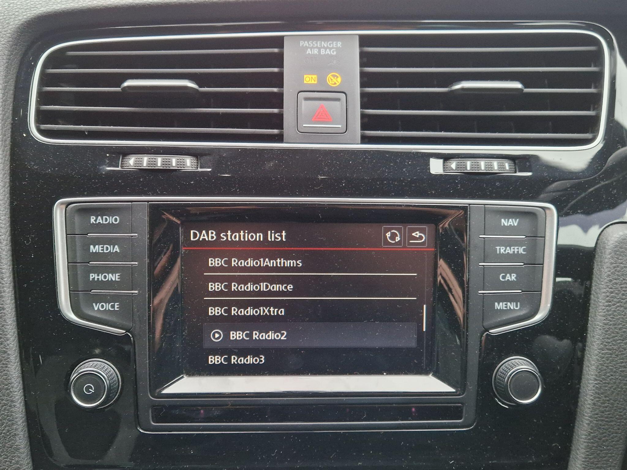 Volkswagen Golf - Image 24