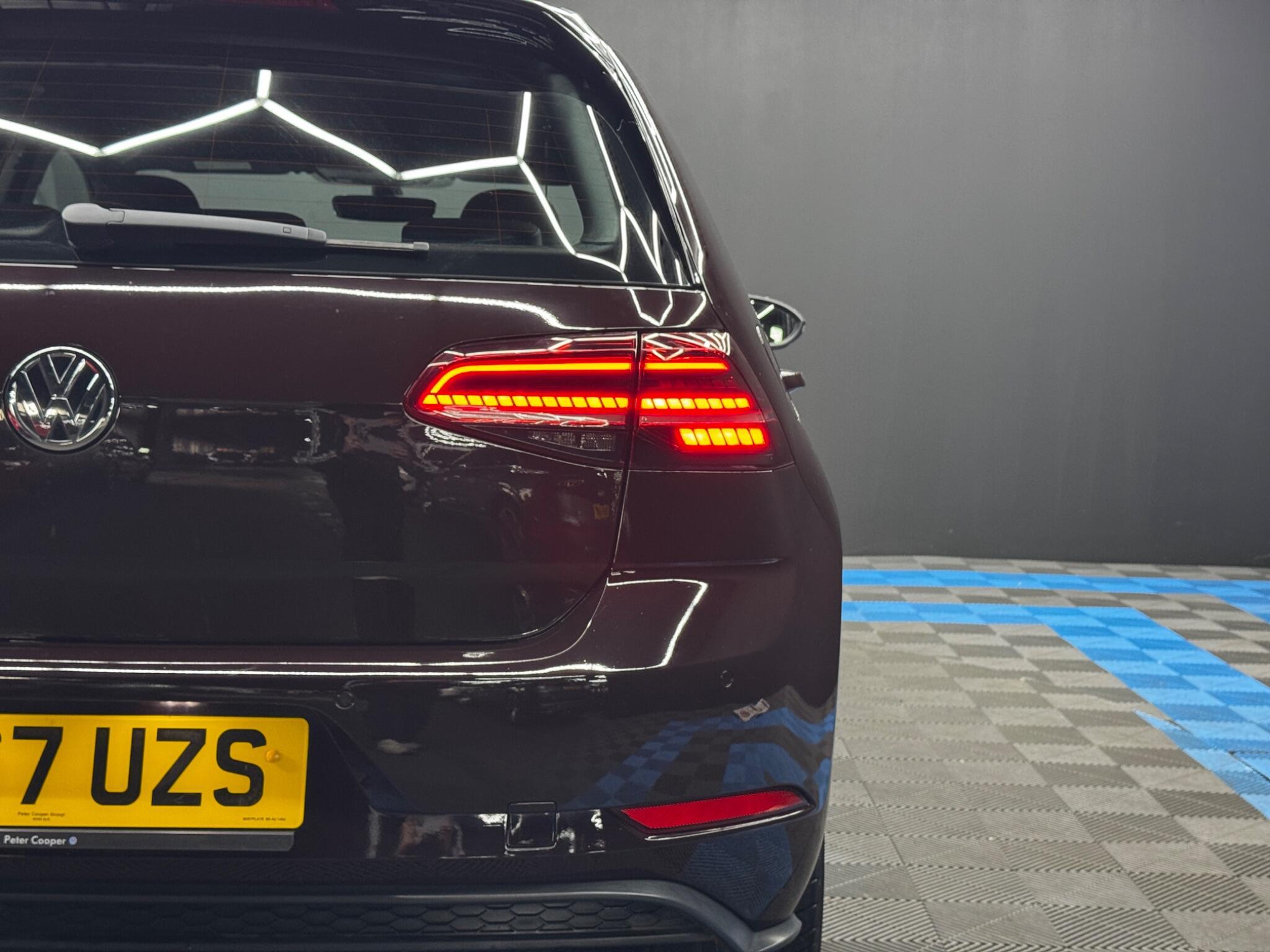 Volkswagen Golf - Image 43