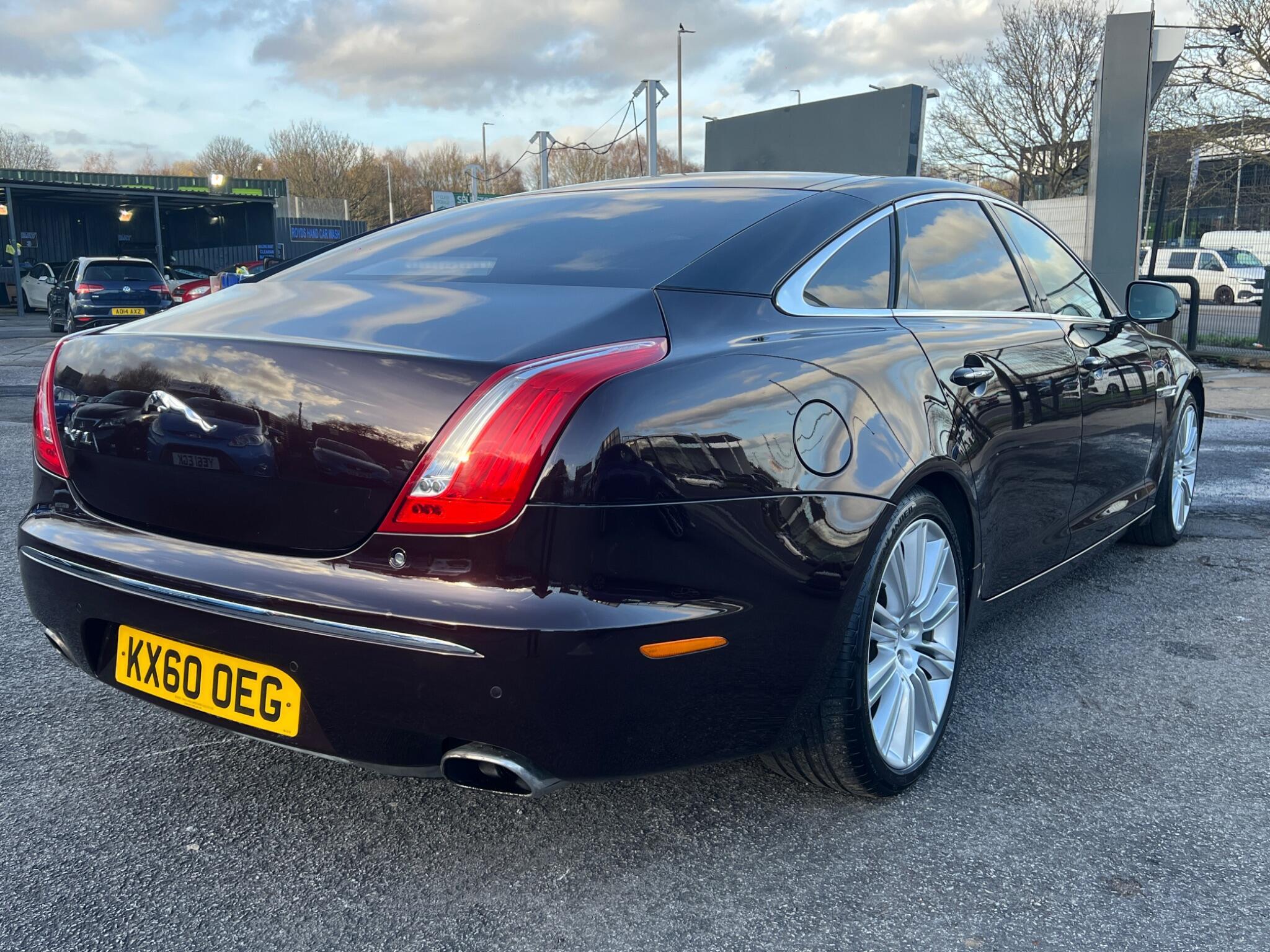 Jaguar XJ - Image 10