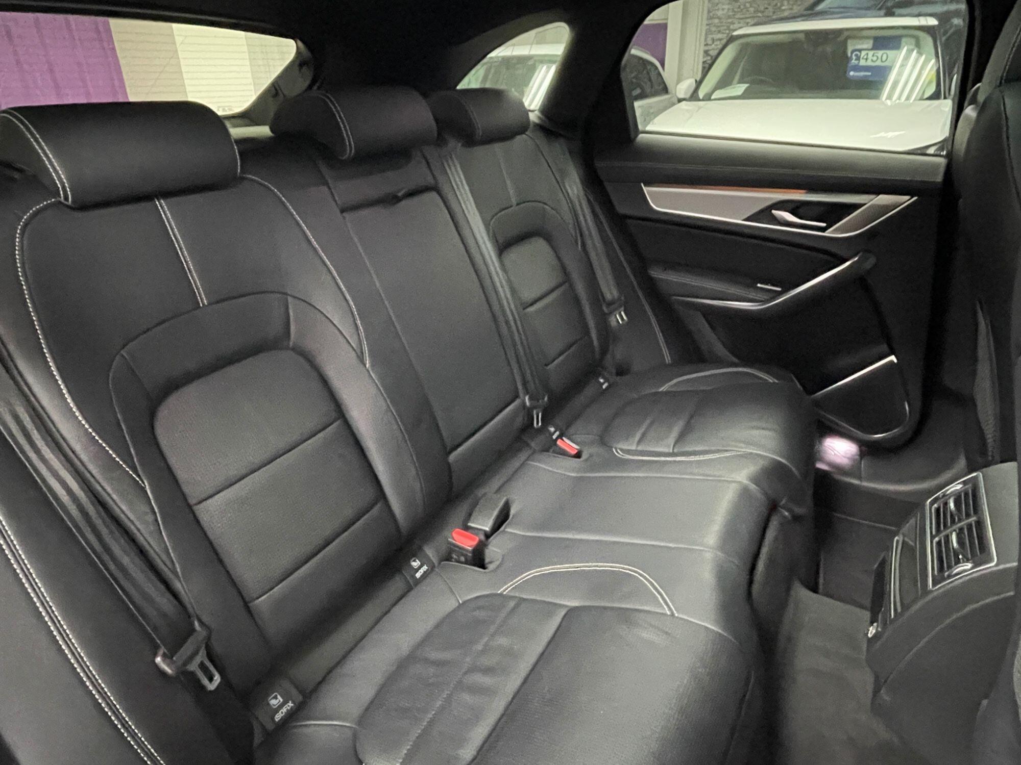 Jaguar F-Pace - Image 26
