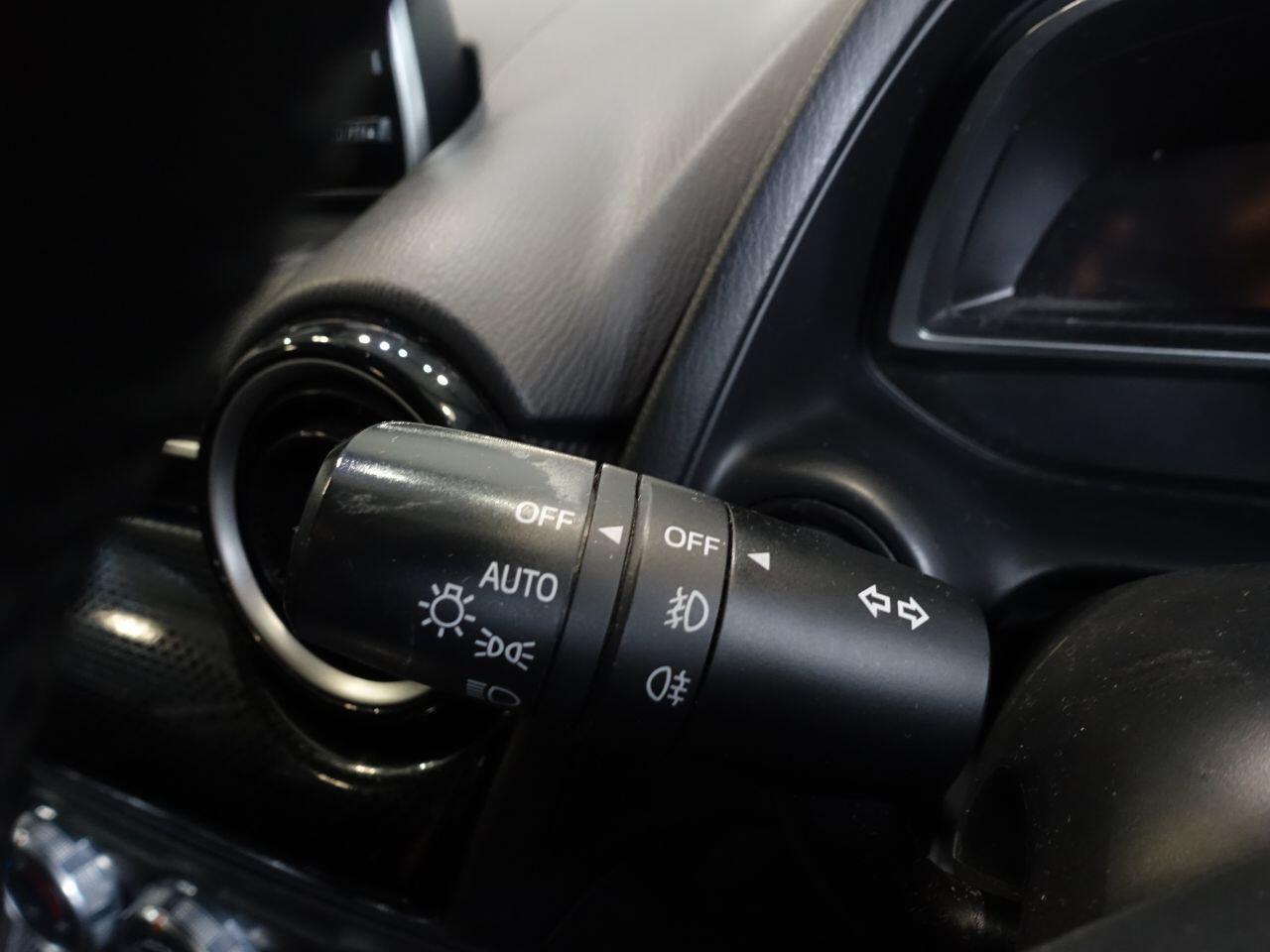 Mazda MAZDA2 - Image 20