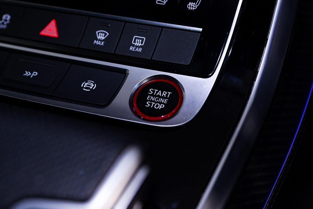 Audi SQ7 - Image 31