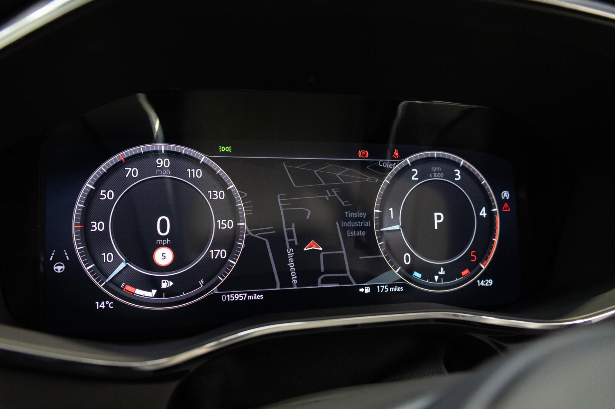 Jaguar F-Pace - Image 33