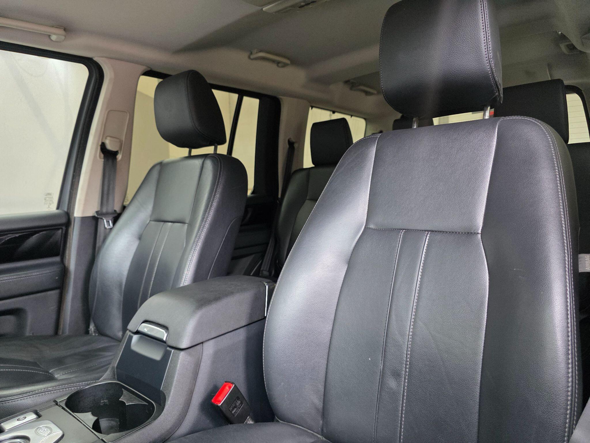 Land Rover DISCOVERY 4 - Image 30