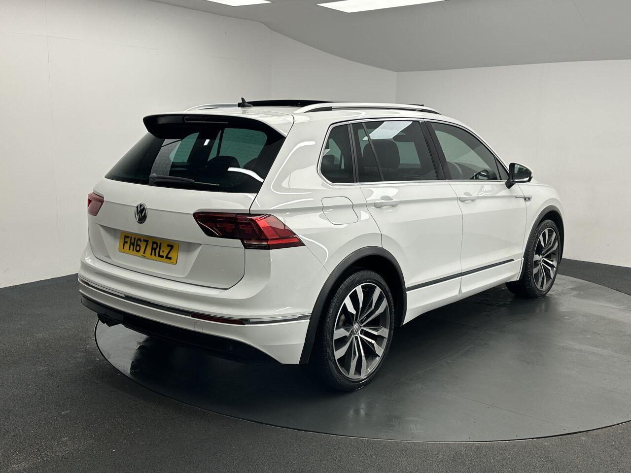 Volkswagen Tiguan - Image 10