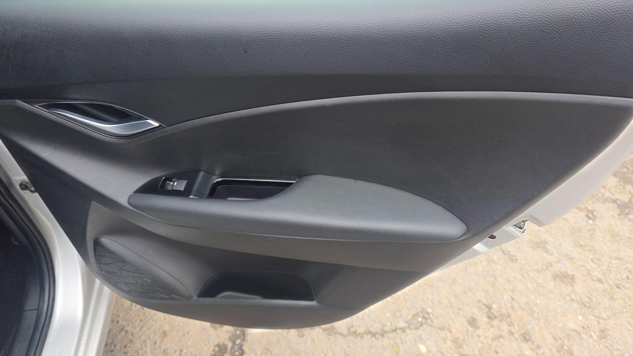 Hyundai ix20 - Image 28