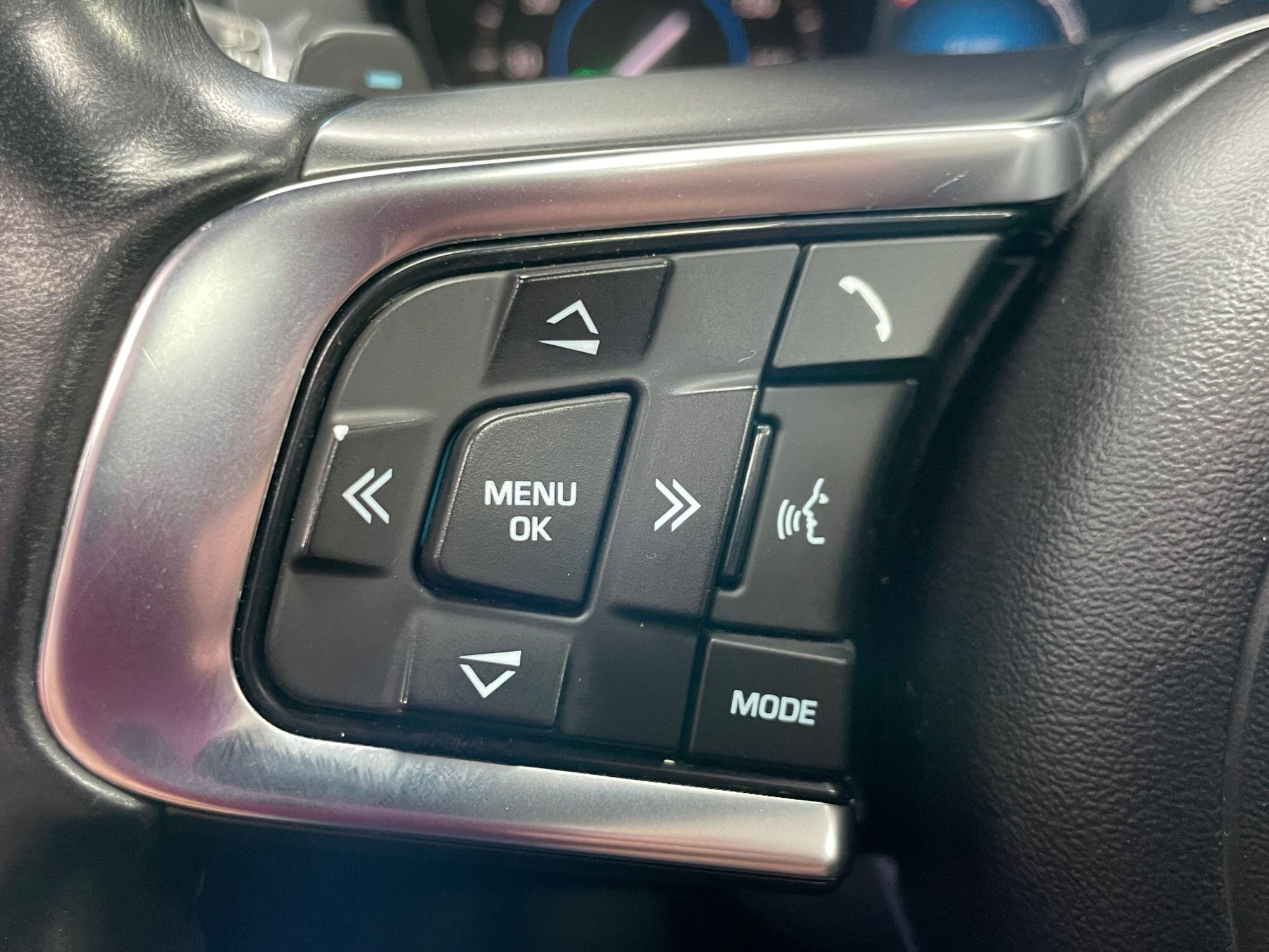 Jaguar XE - Image 34