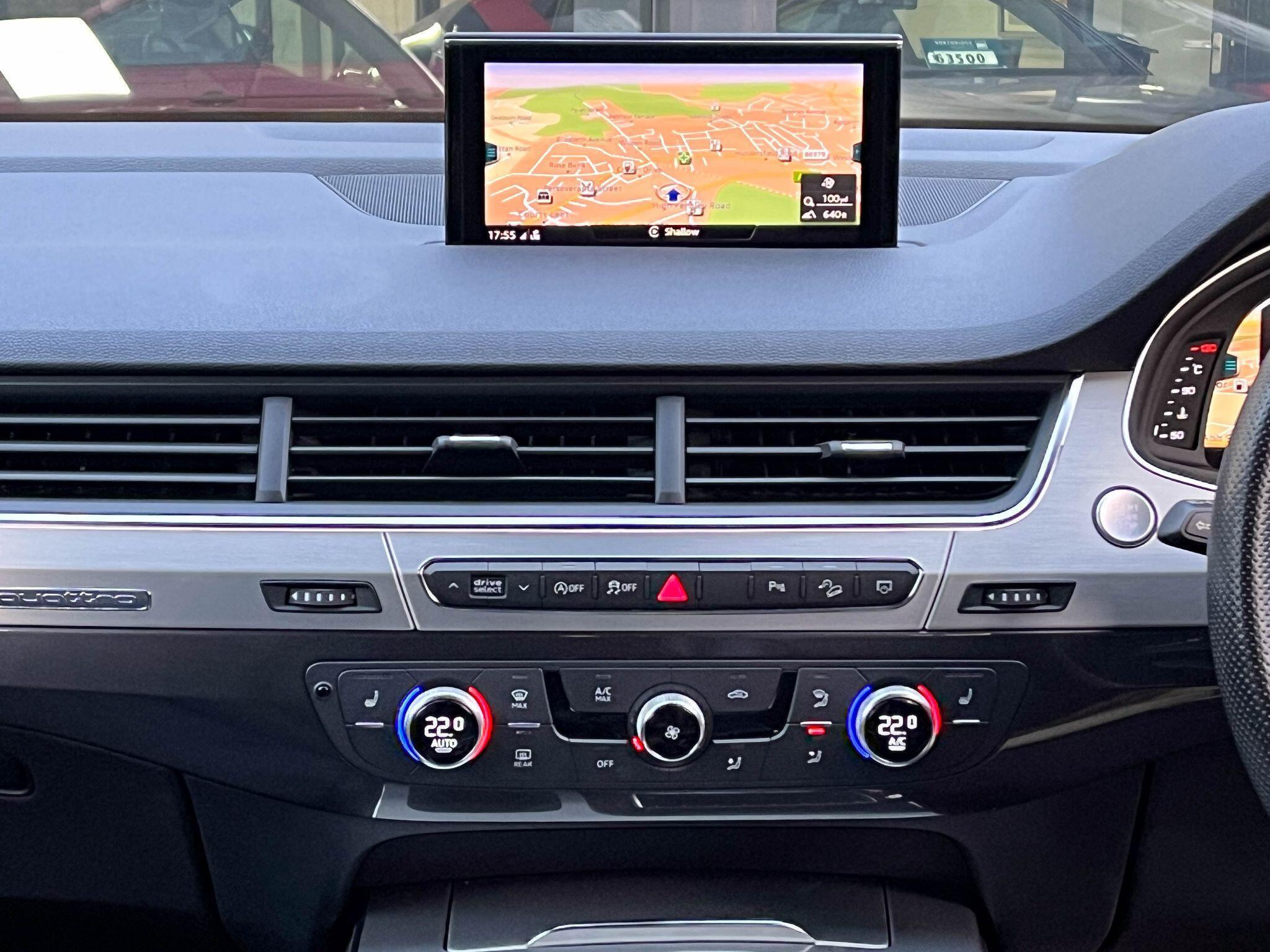 Audi Q7 - Image 12