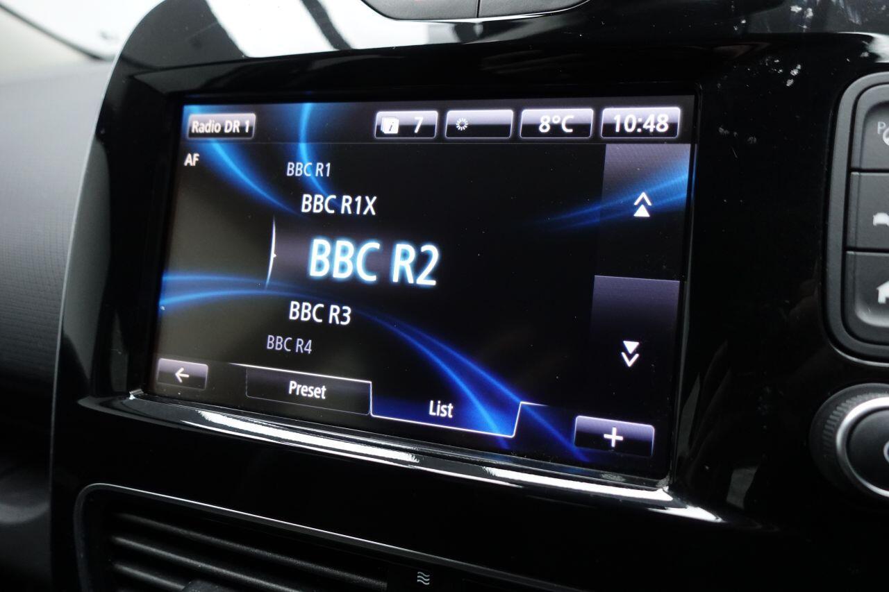 Renault Clio - Image 31