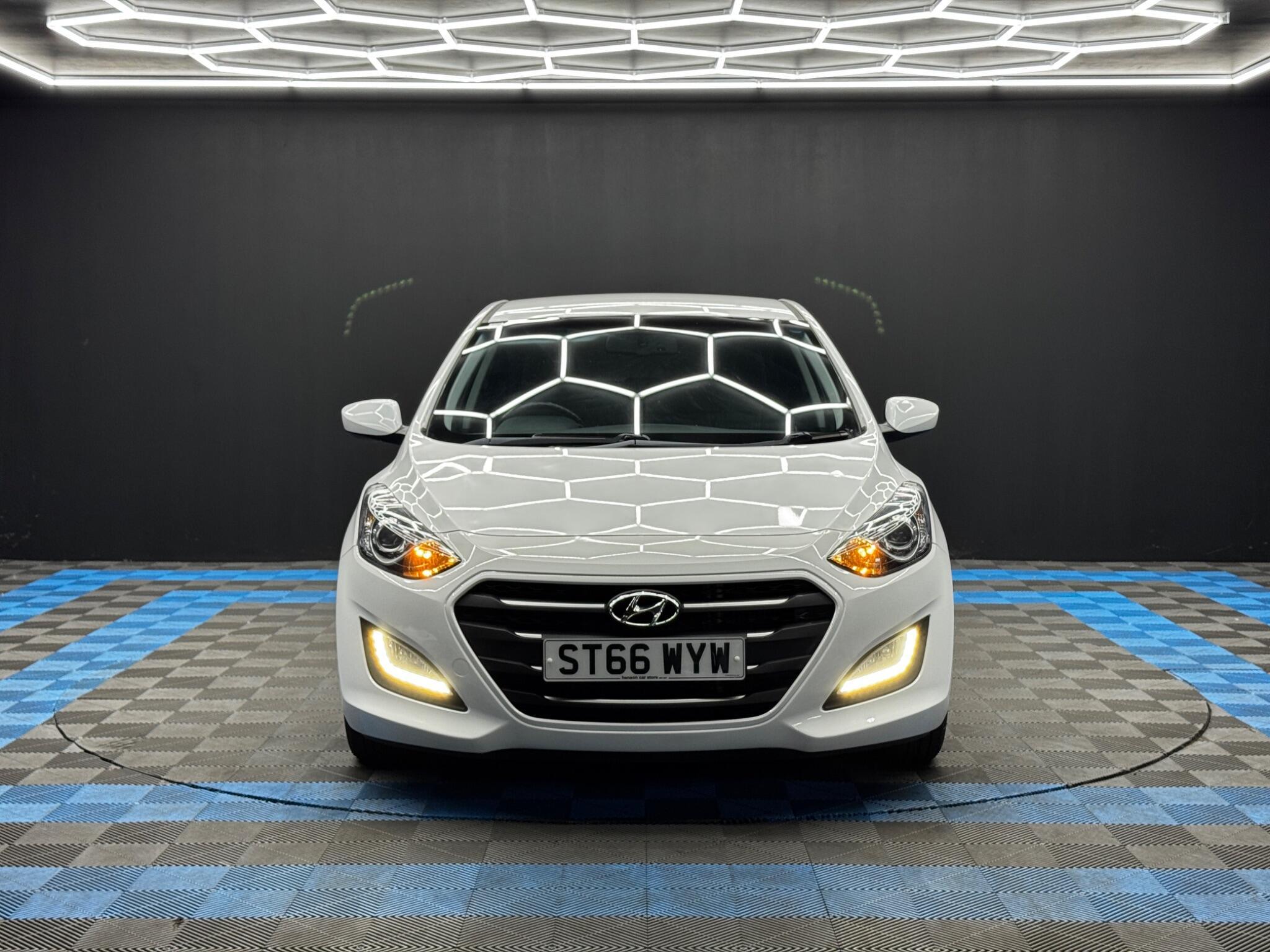 Hyundai i30 - Image 2