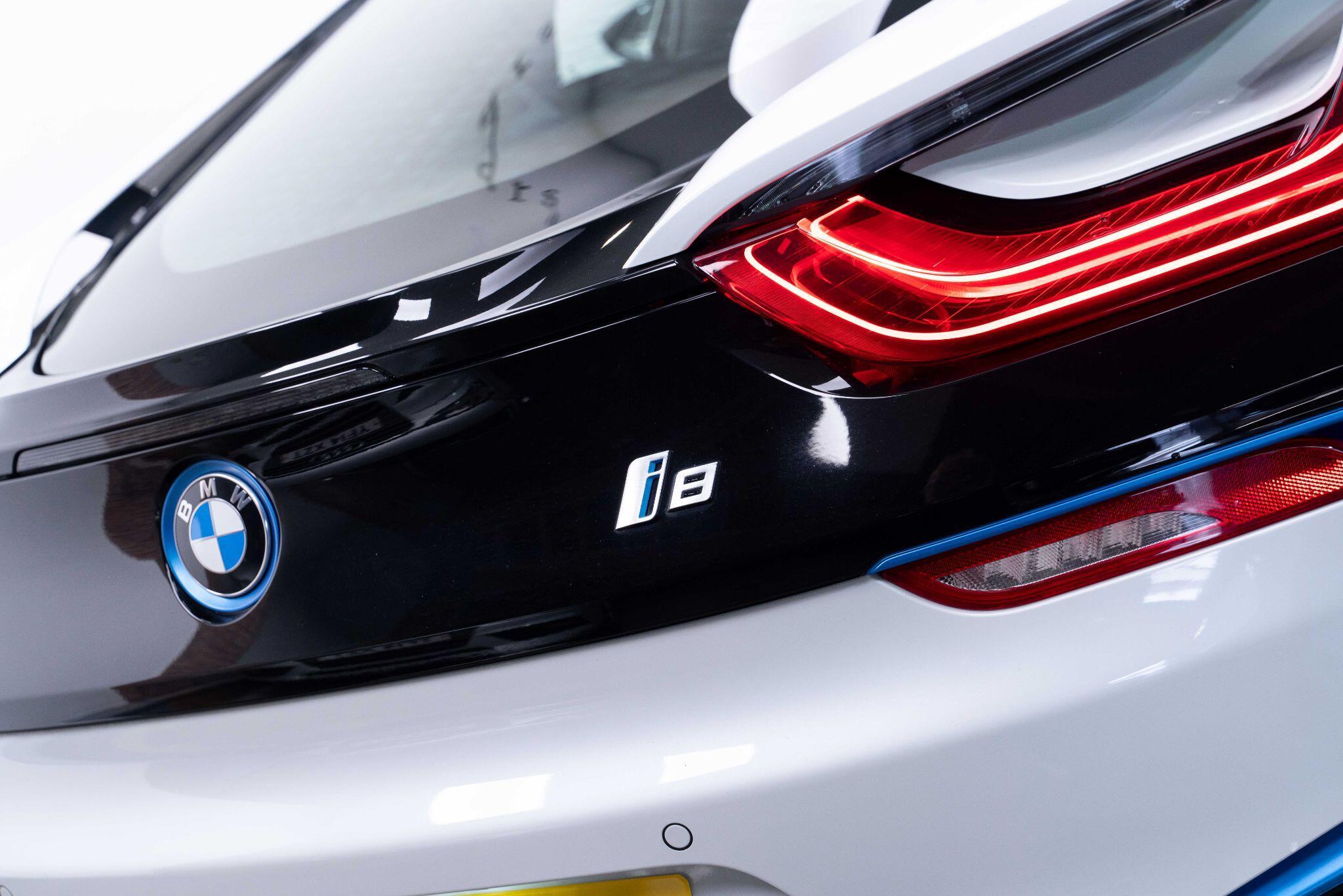 BMW i8 - Image 37