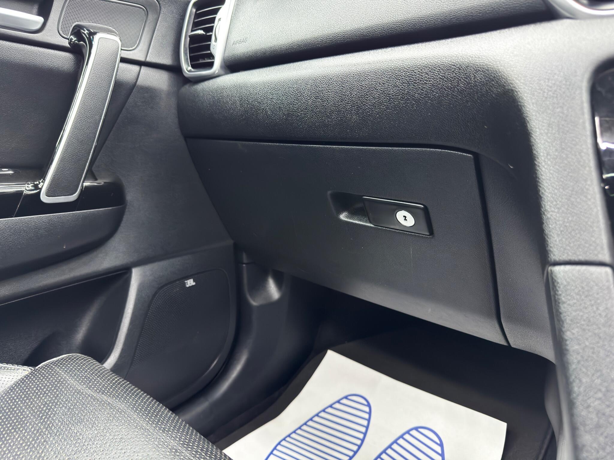 Kia Sportage - Image 36